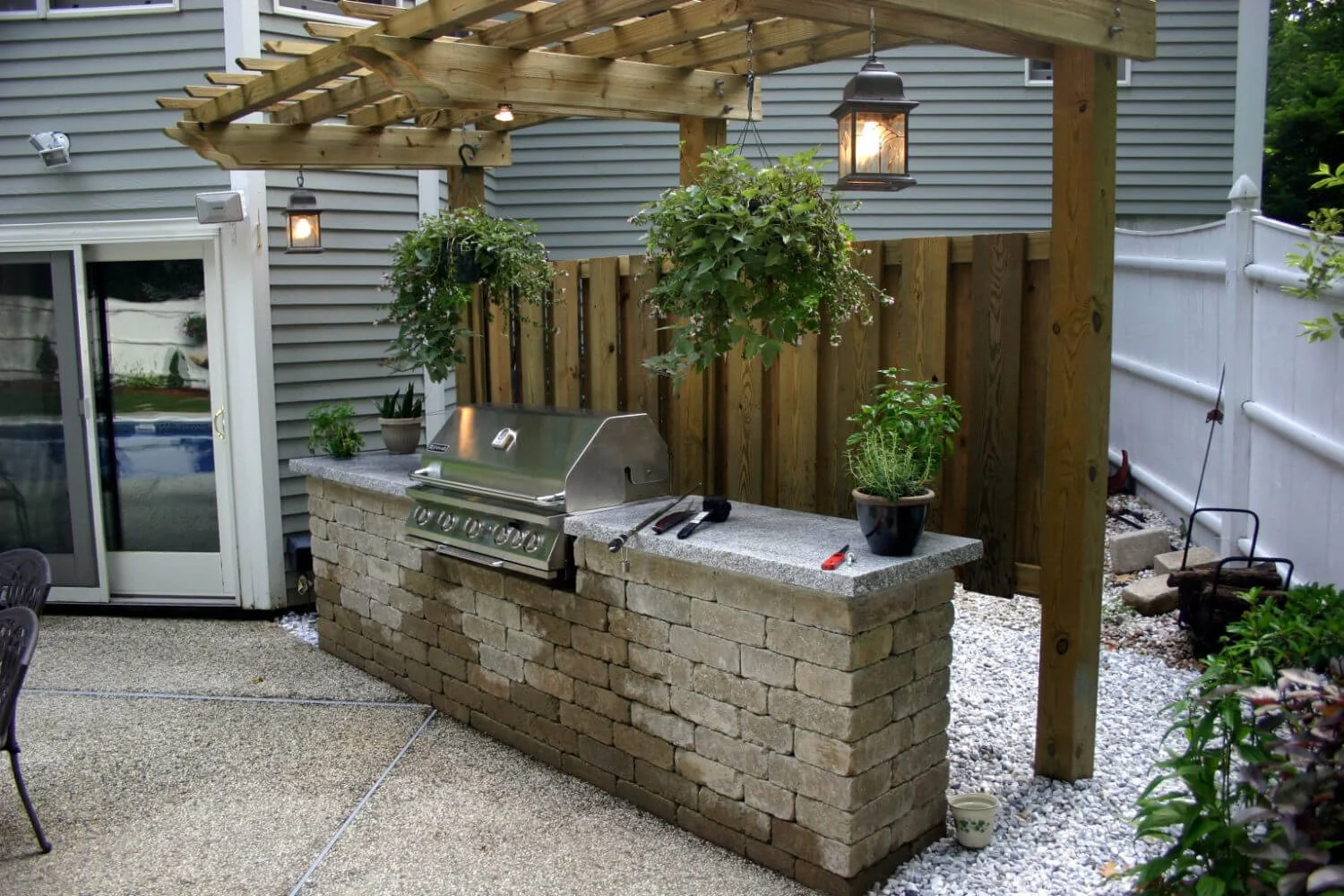 outdoor kitchen in Newton MA