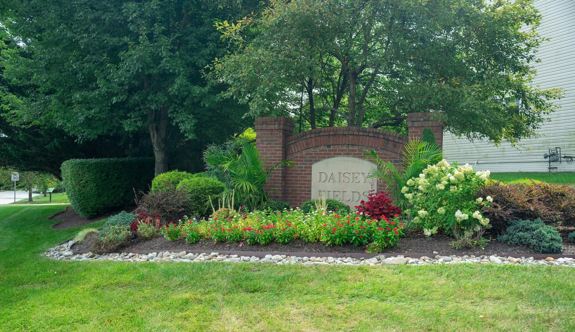 How to Choose a Commercial Landscape Design Company in Lanham, MD