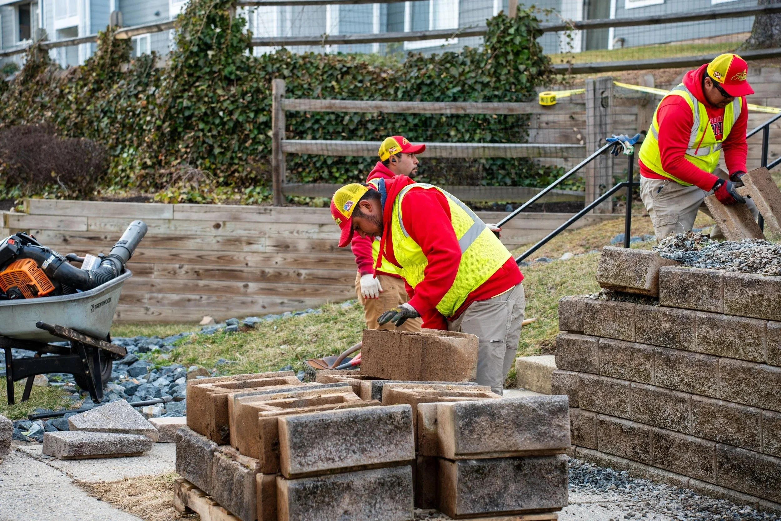 commercial hardscaping contractor