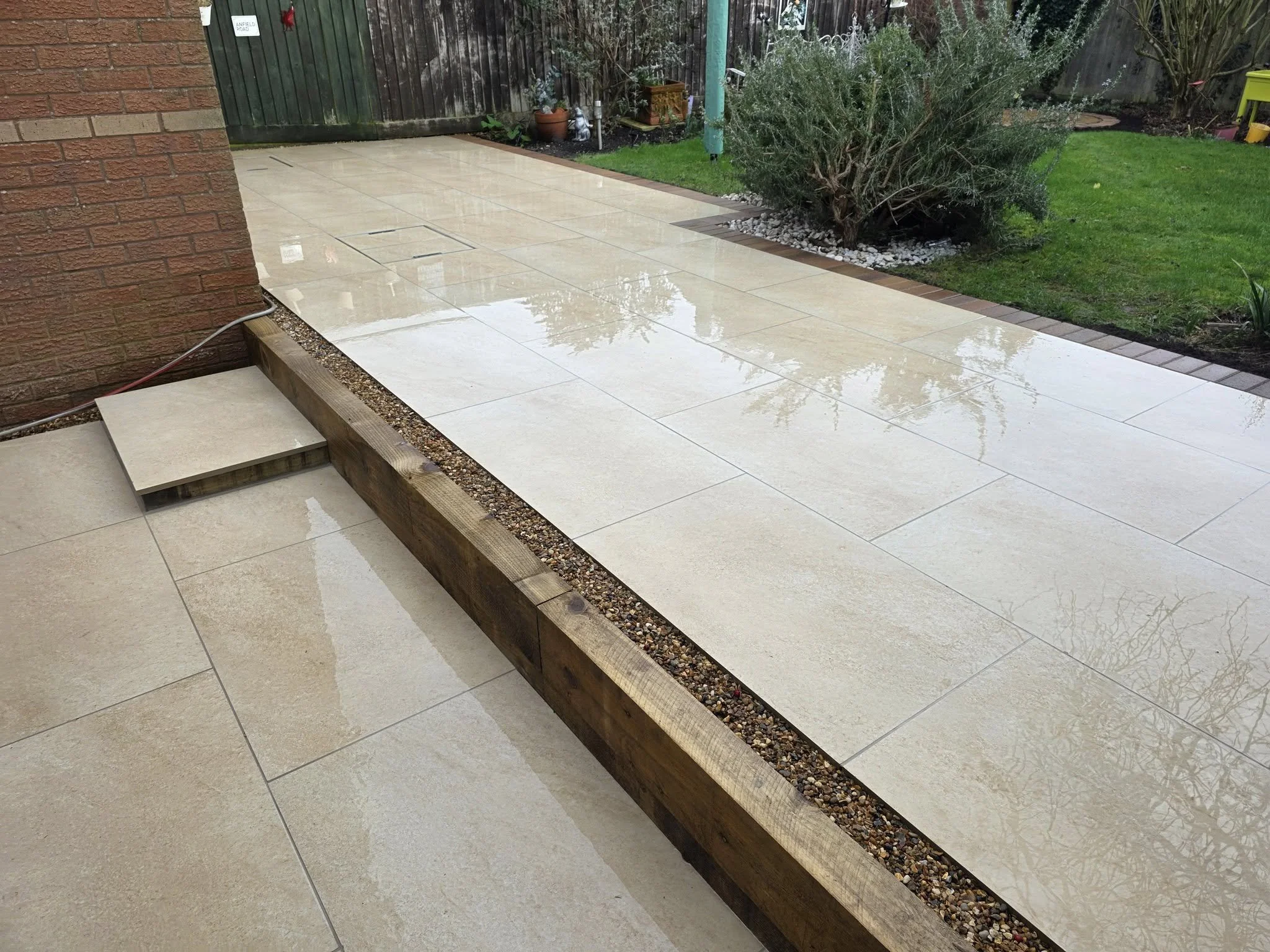 Hammerstone beige porcelain patio project