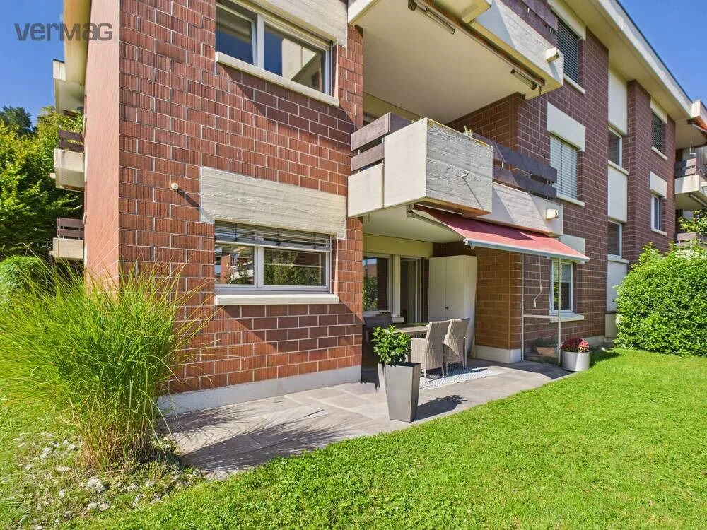 5.5-Zimmer-Wohnung mit Cheminée und sonnigem Garten