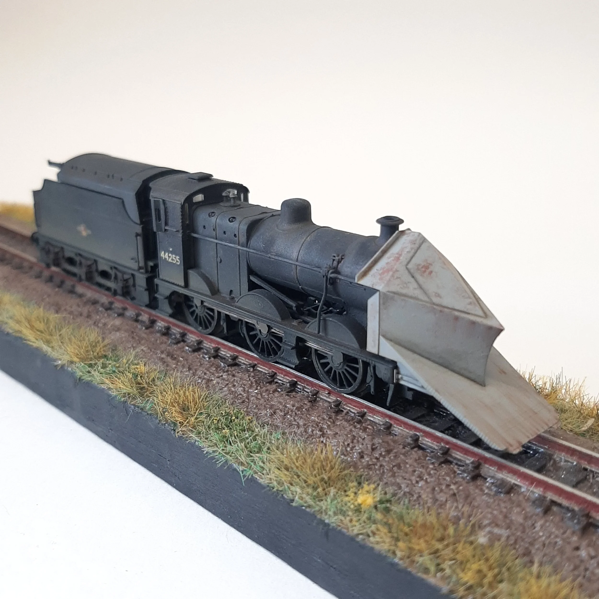 Fowler 4F 0-6-0 snow plough and tender top set