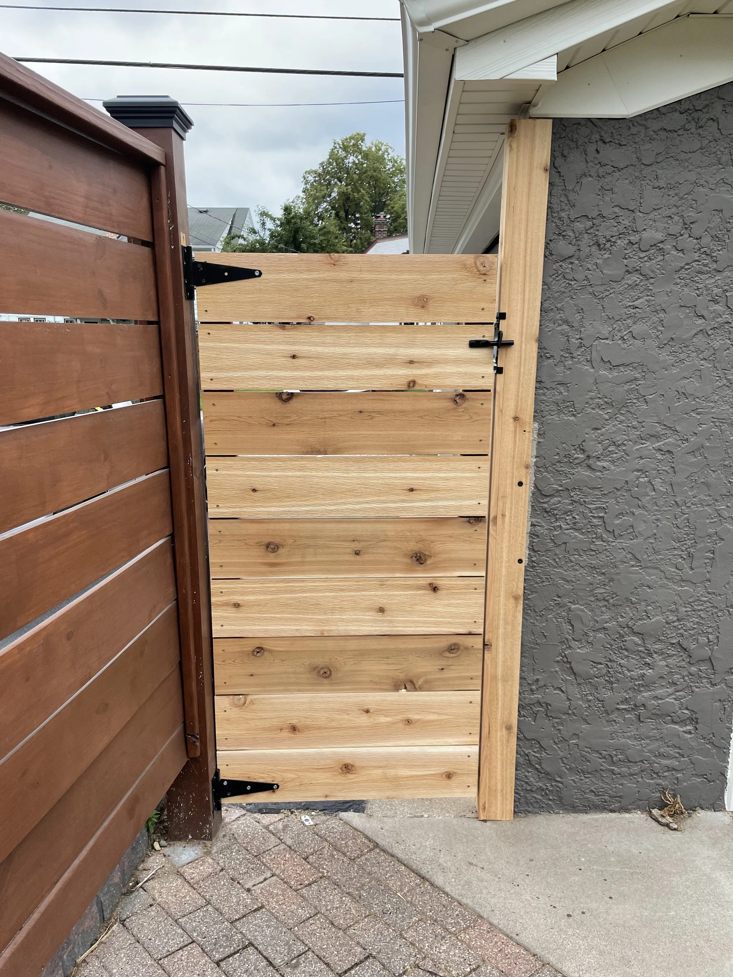 RG Gate 02.jpg