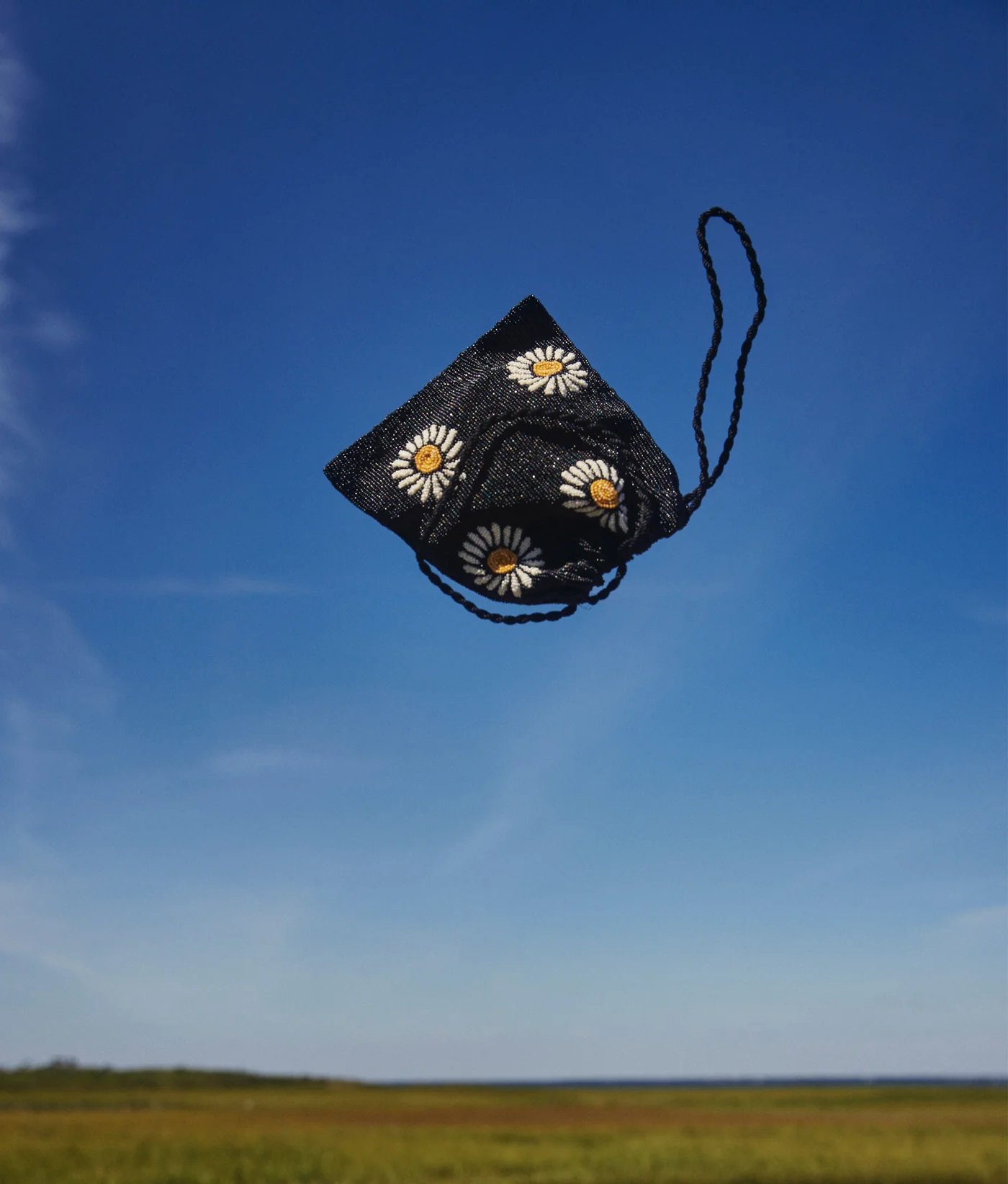 SS23-P001_GALA-BAG-IN-MIDNIGHT-DAISY_3 (1).jpeg
