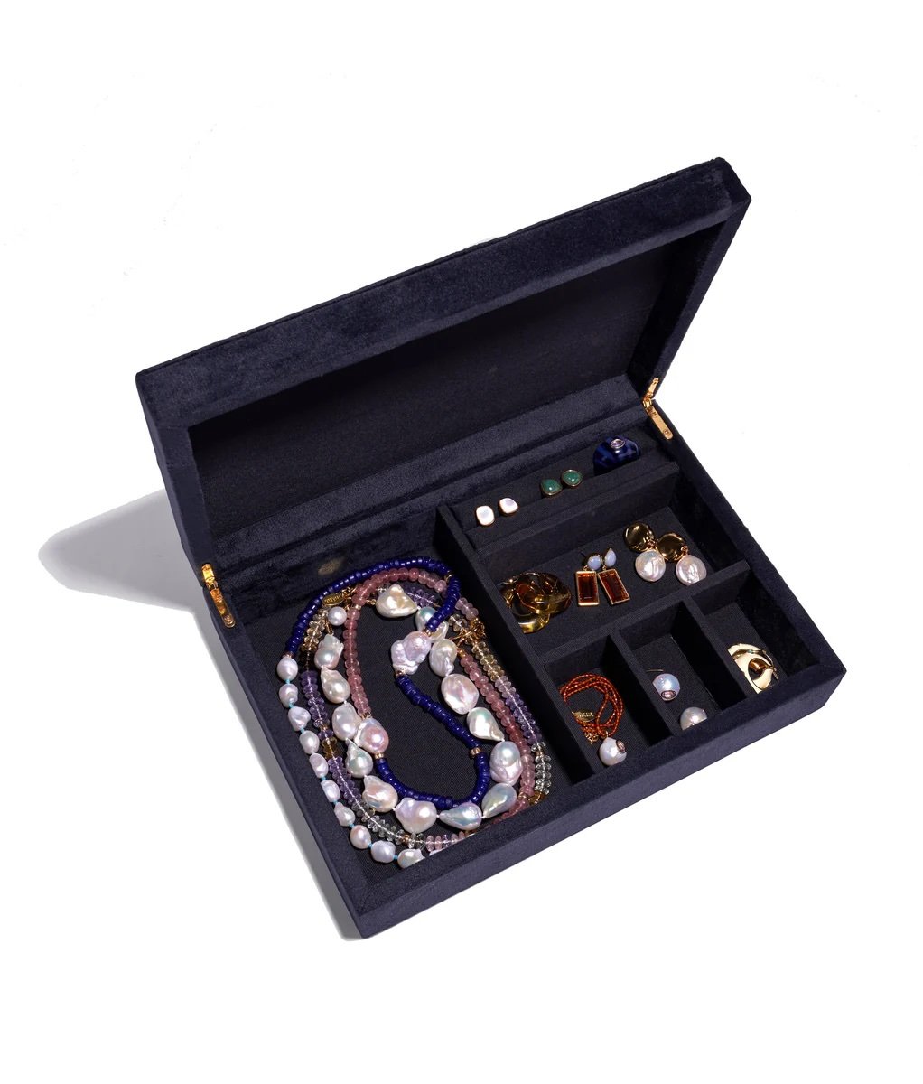 WEB-JEWELRY-CASE-001_MODERN-LOVE-JEWELRY-BOX_3_1200x1200.jpeg