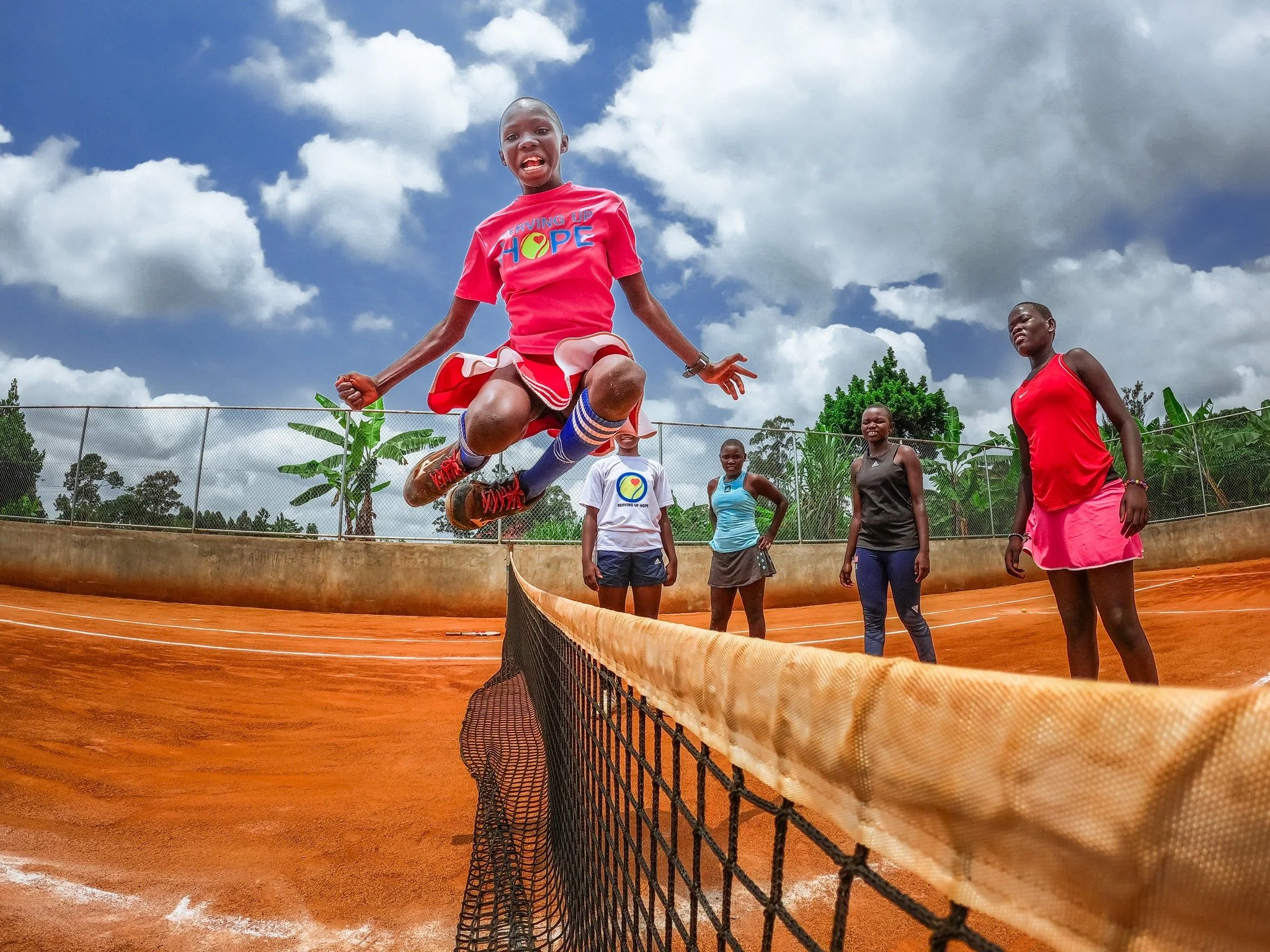 At Serving Up Hope, we believe tennis is more than a game — it’s a tool to empower youth every day, but on #WorldMentalHealthDay, we celebrate that our programs give kids the chance to: 
🎾 Build confidence through skill development and