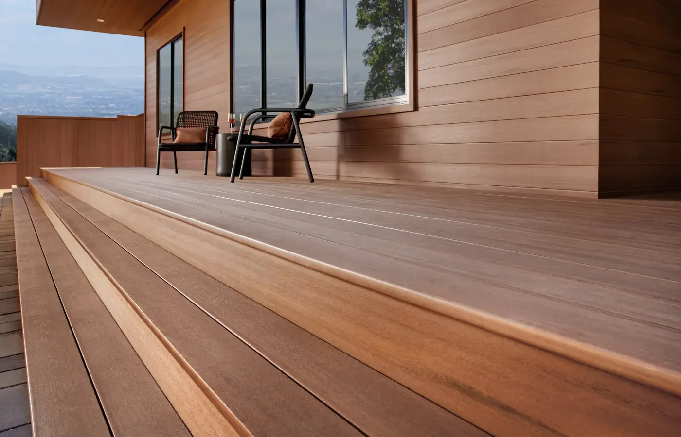 TimberTech-Inspiration-Advanced-PVC-Vintage-Mahogany-Decking-Saratoga-Cladding-gallery-3.webp