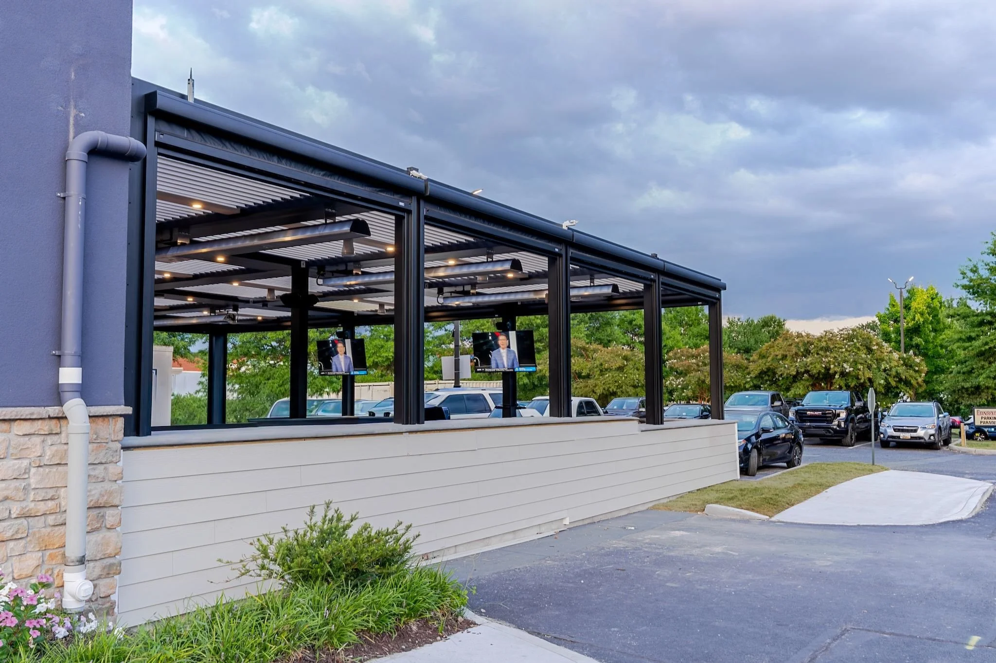 44-web-or-mls-Conrads 44.jpg