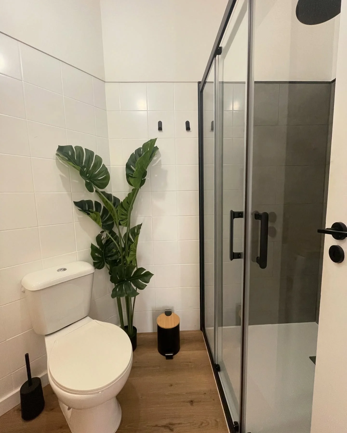 BATHROOM RENOVATION 🛁: Fazer swipe para ver o antes desta casa de banho 

Swip to see the before of this bathroom renovation 

#renova&ccedil;&atilde;ointerior #lourinh&atilde; #baleal #canaliza&ccedil;&atilde;o