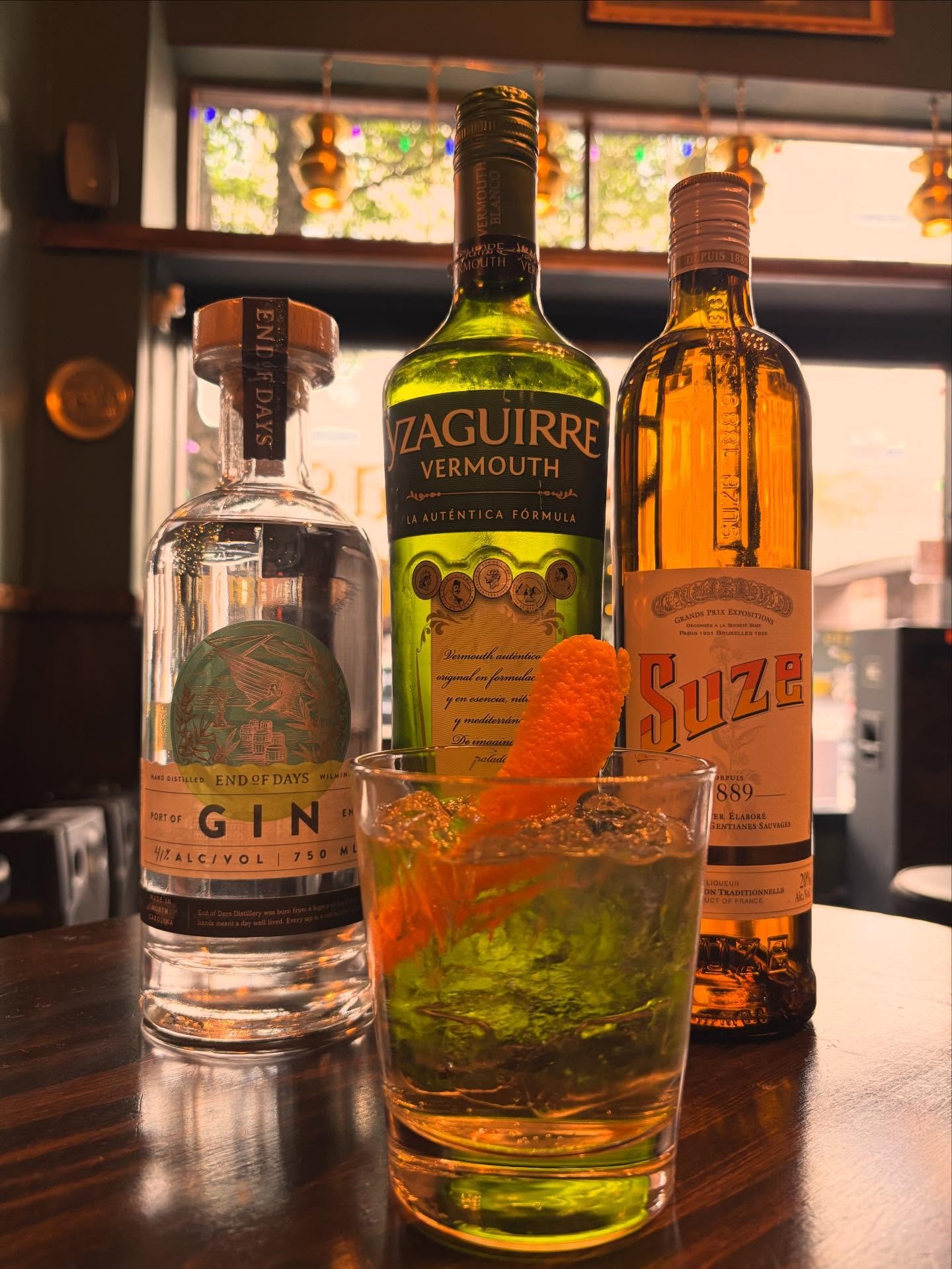 Dreaming of a White Christmas? How about a White Negroni instead. Stop in for our Negroni Du Jour featuring @eoddistillery Gin, #Suze and @vermutyzaguirre Blanco 

Cheery and bright but complex and very conversation worthy. Open late!

3p-12a