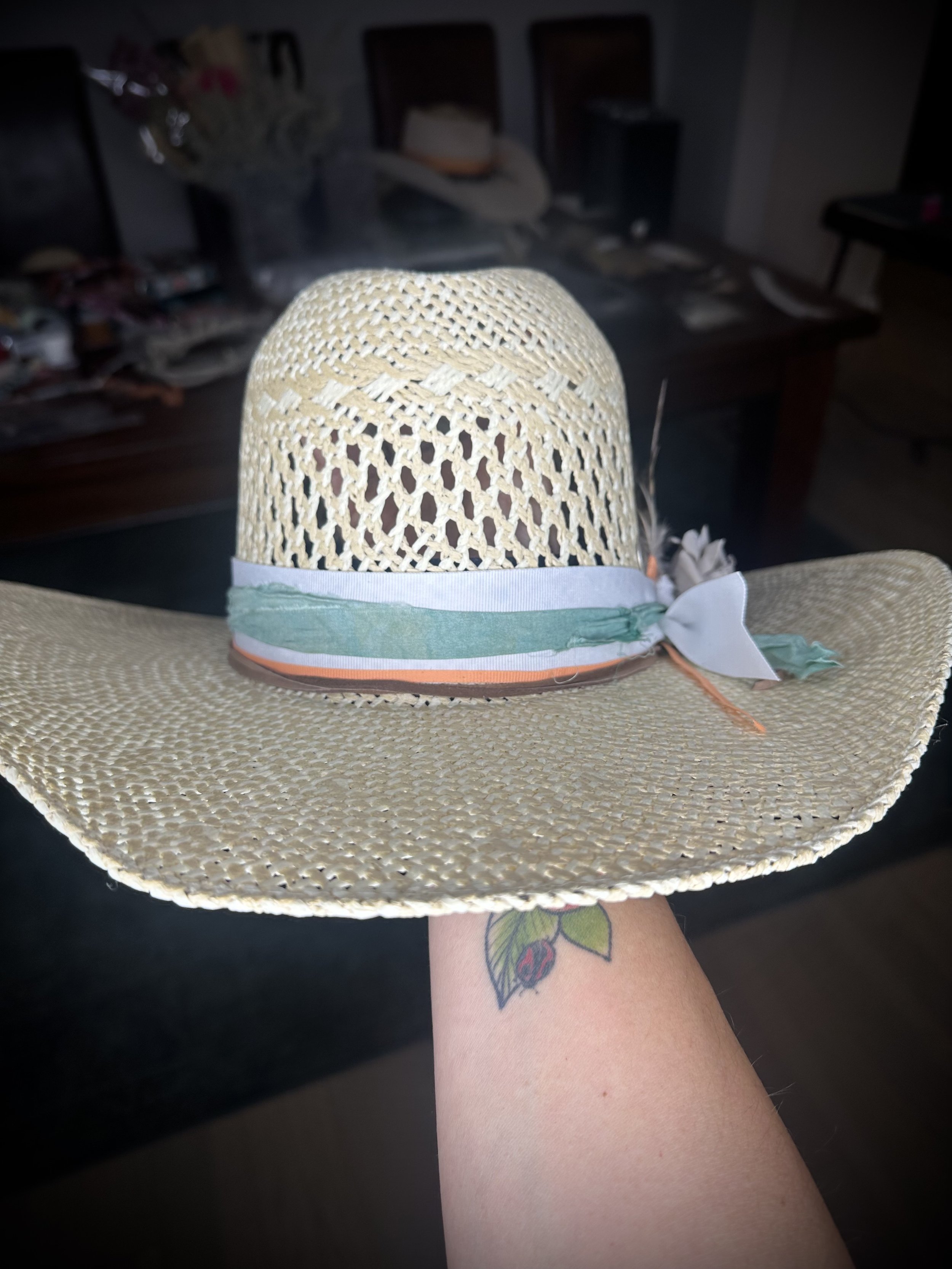 Hand-shaped Open Weave Minnick George