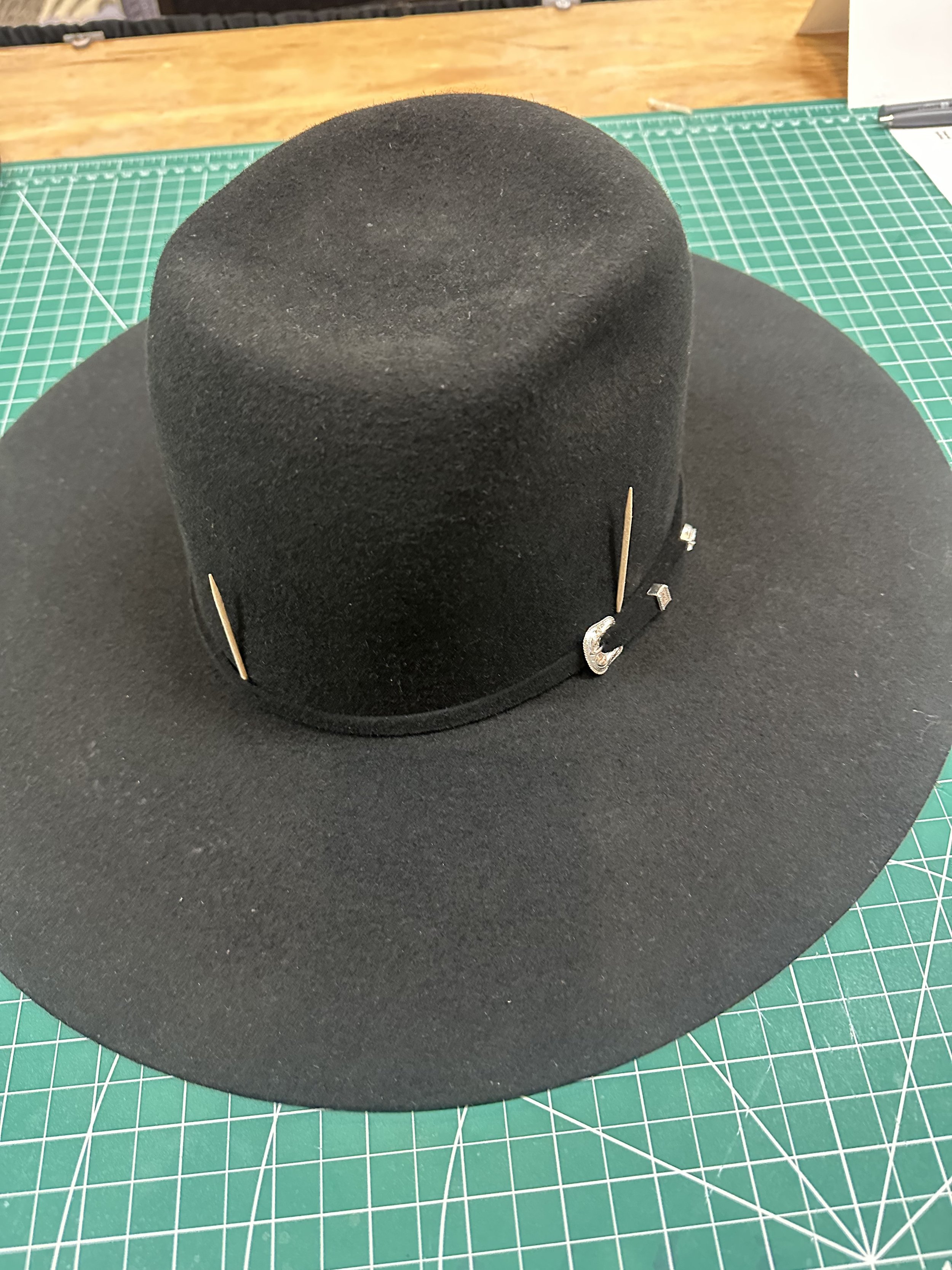 Flat Telescope Mule Kicks Black Flat Brim