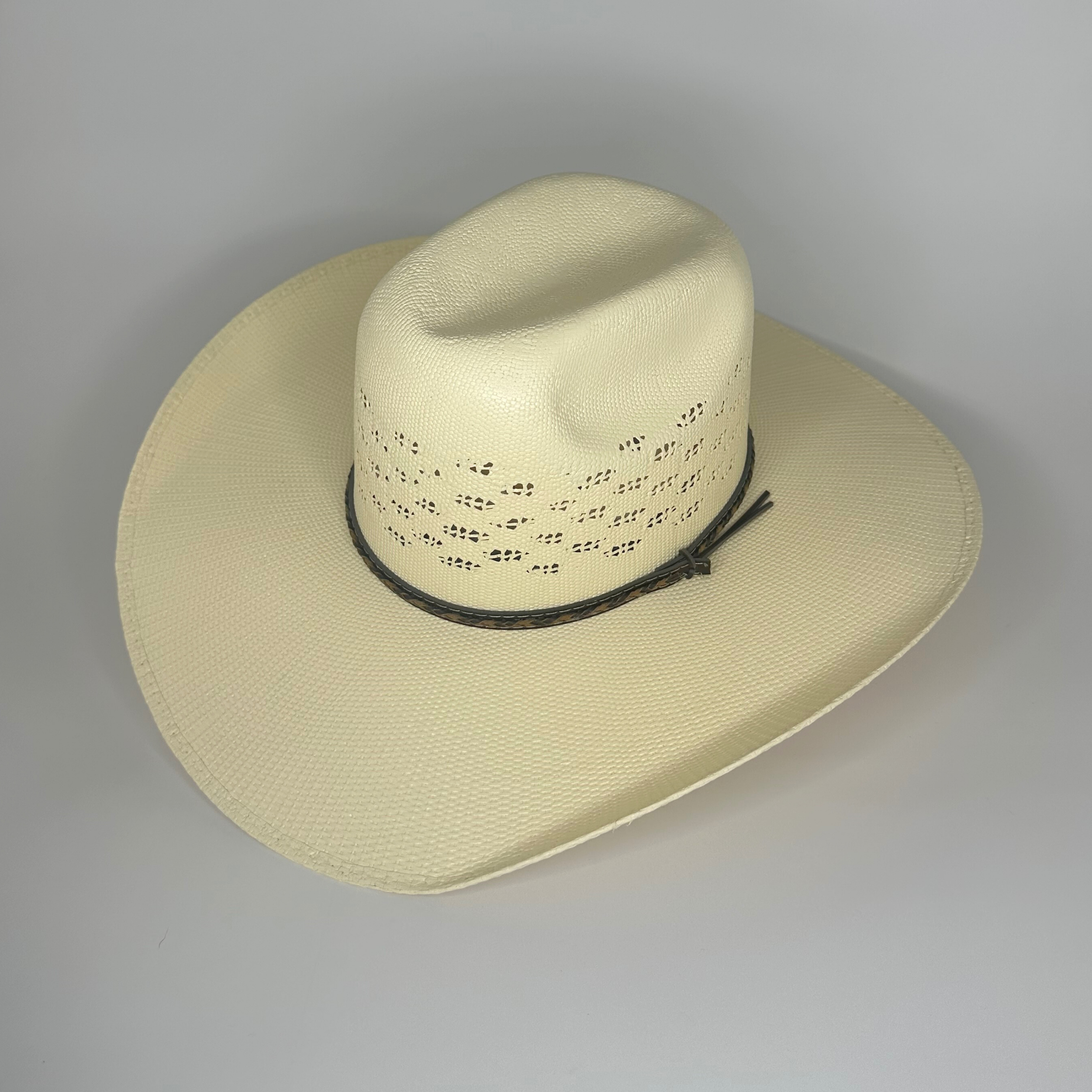Big Sky Bangora Ivory