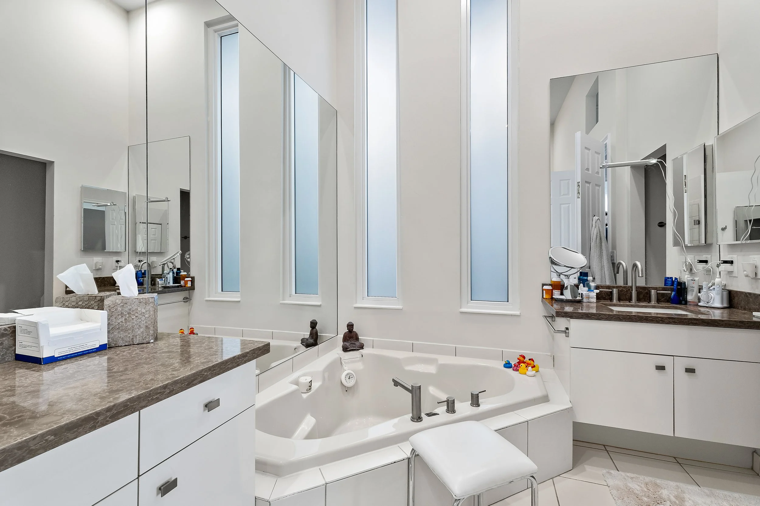 025-281IsleWay-PalmBeachGardens-FL-33418-FULL.jpg
