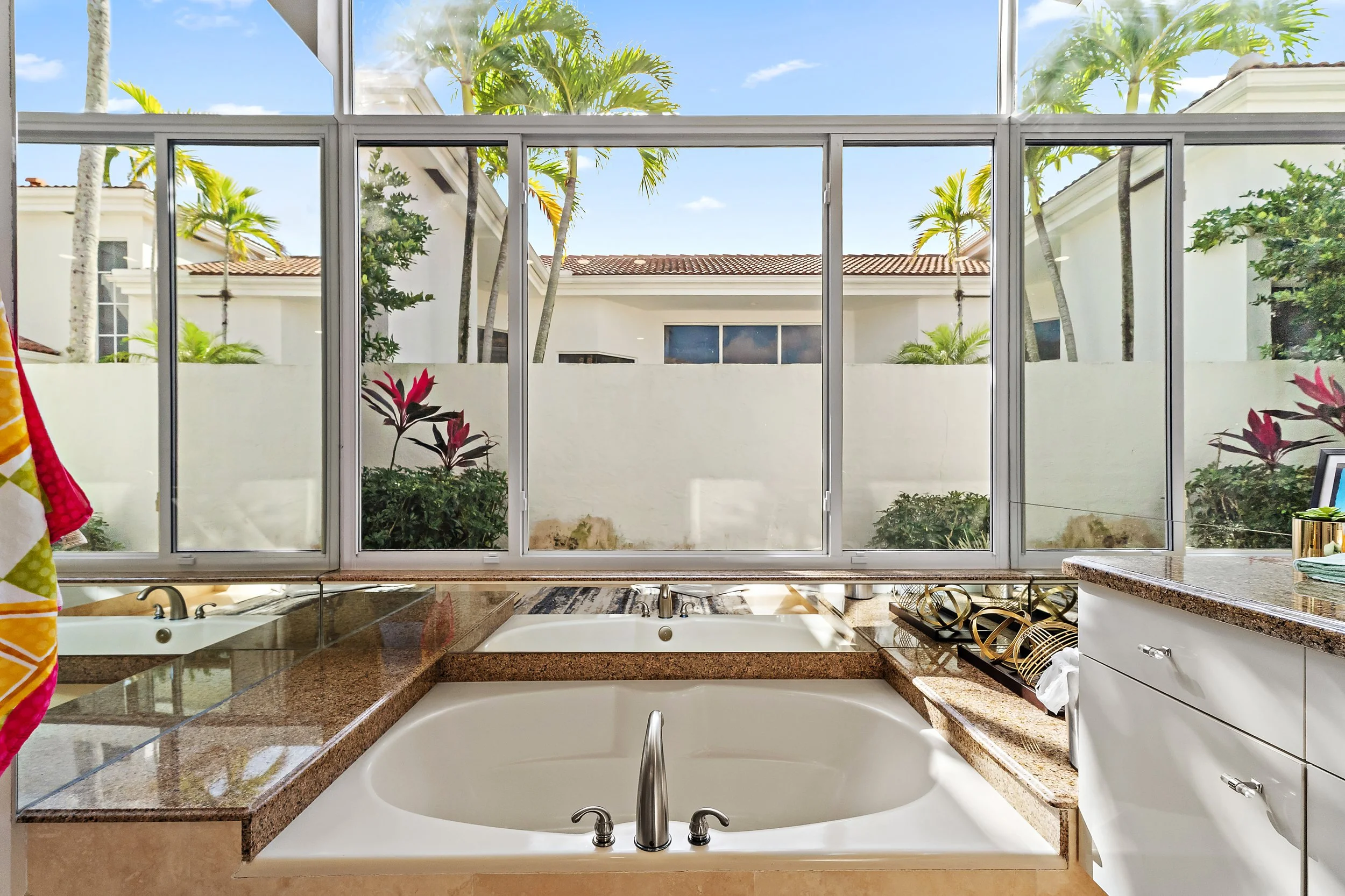 023-120IsleDrive-PalmBeachGardens-FL-33418-FULL.jpg