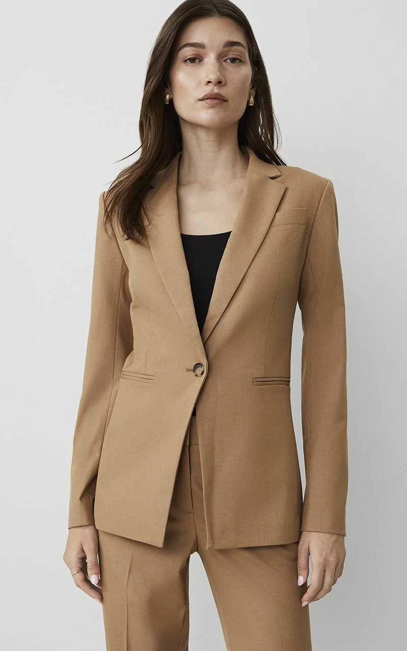 20241119_anntaylor_05.jpg