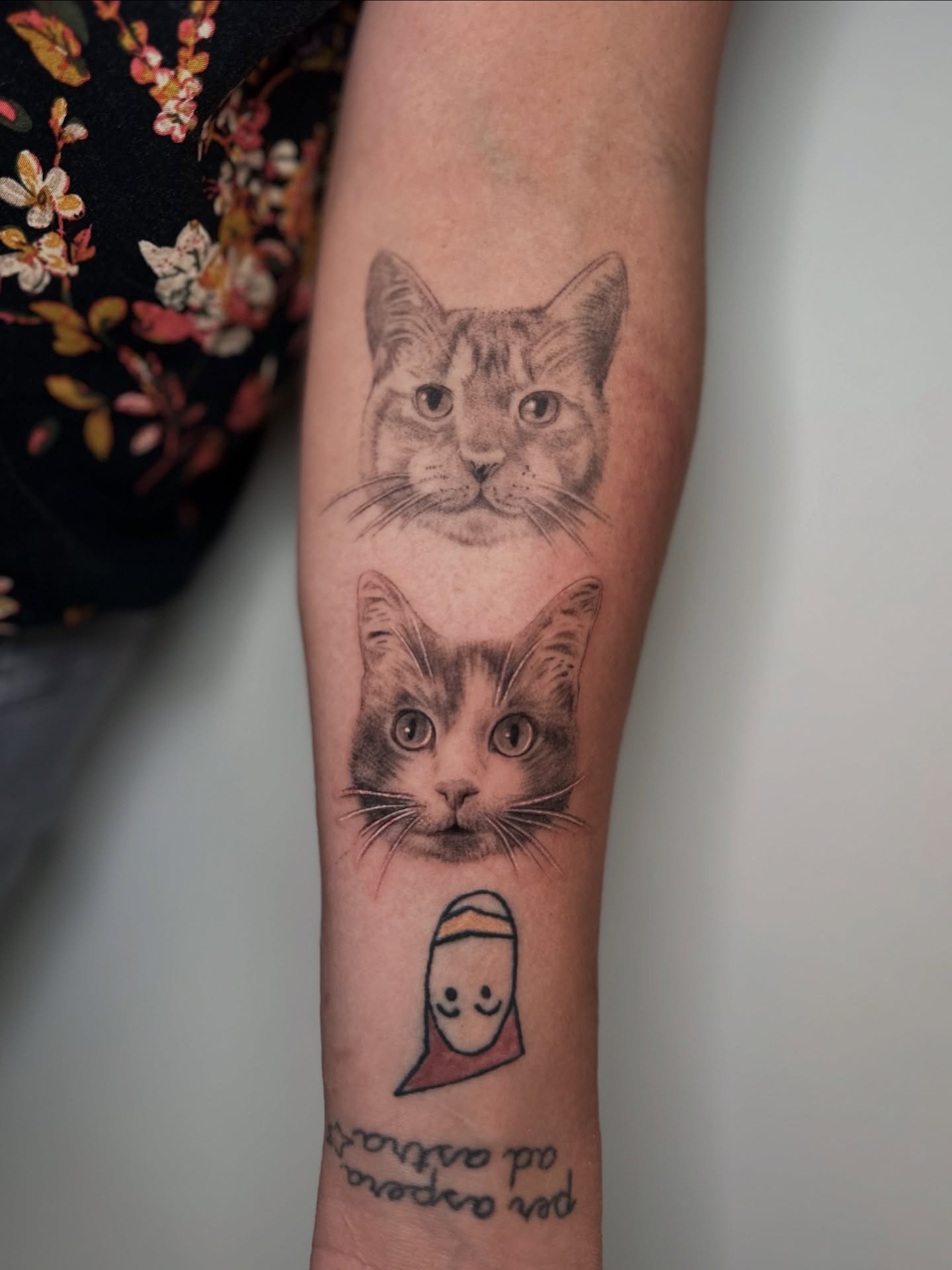 Added Finnegan to Breanne&rsquo;s arm! 
Top cat is healed