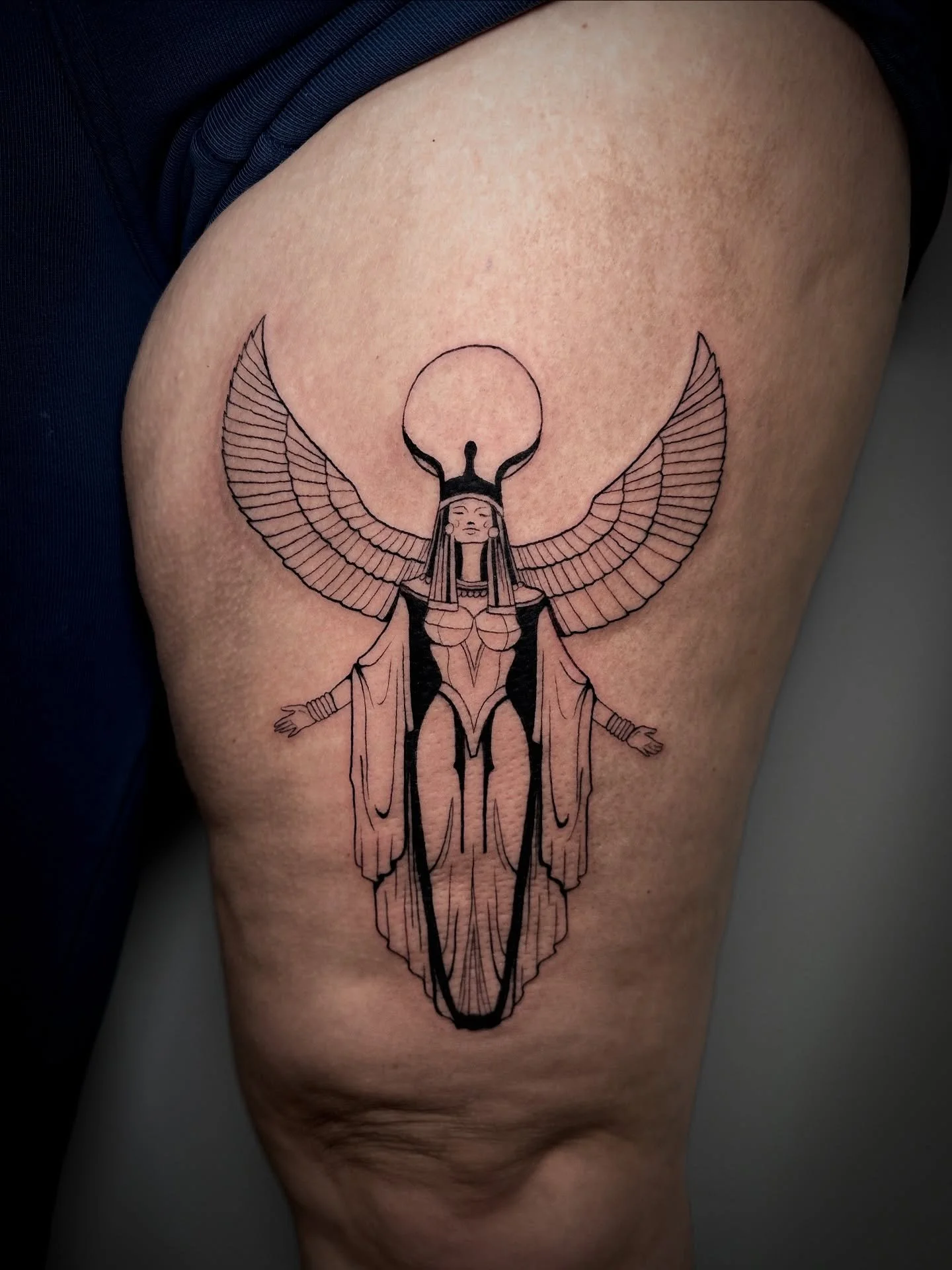 Divine energy embodied ✨ 
Black and grey tattoo of Isis from my flash. 
The Egyptian goddess of magic, motherhood, and protection, symbolizes strength, healing, and feminine power. A tattoo honoring ancient mythology and sacred symbolism.