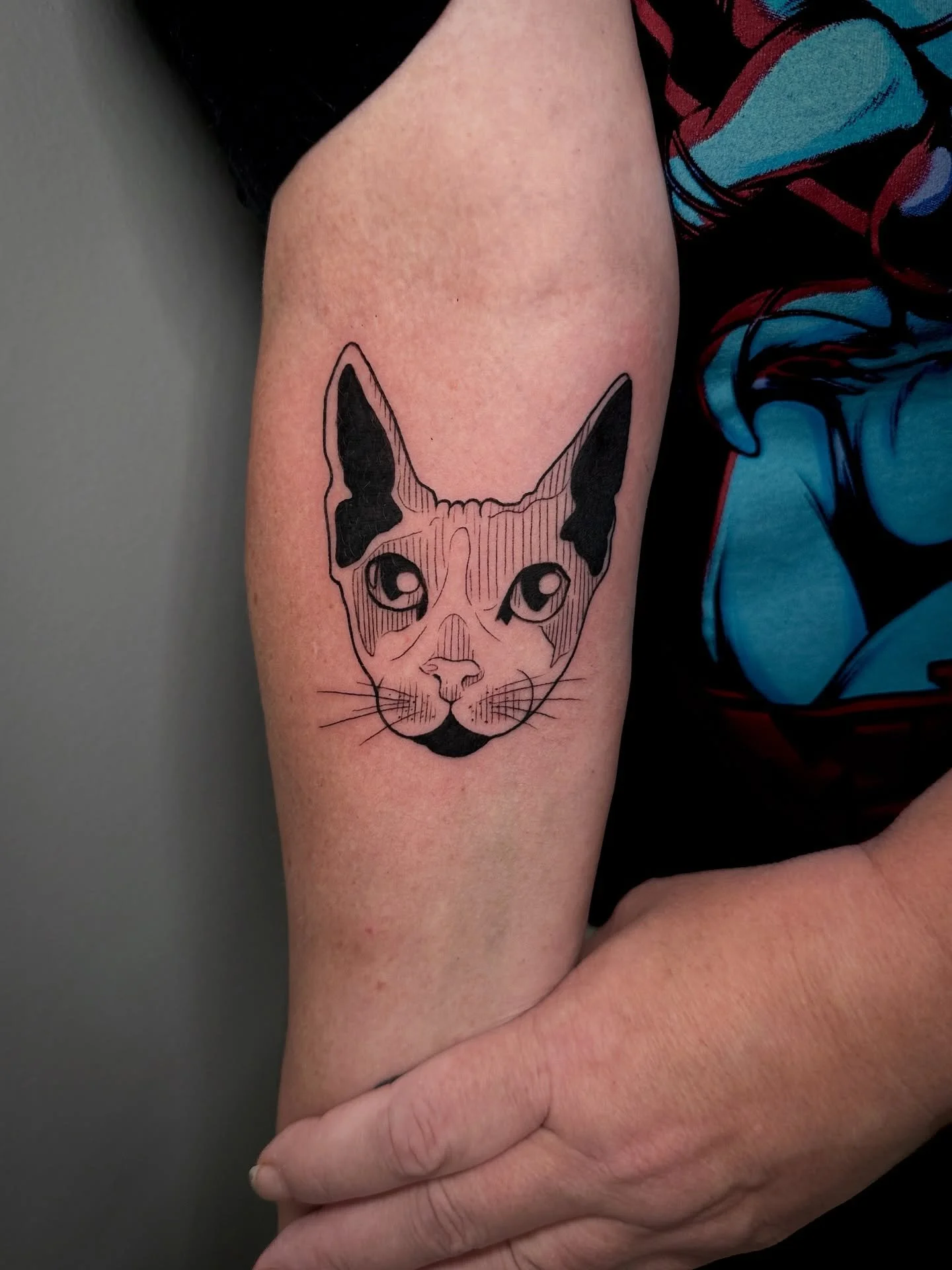 Memorialized her cat Anubis 💜 thank you 😊🙏🏽