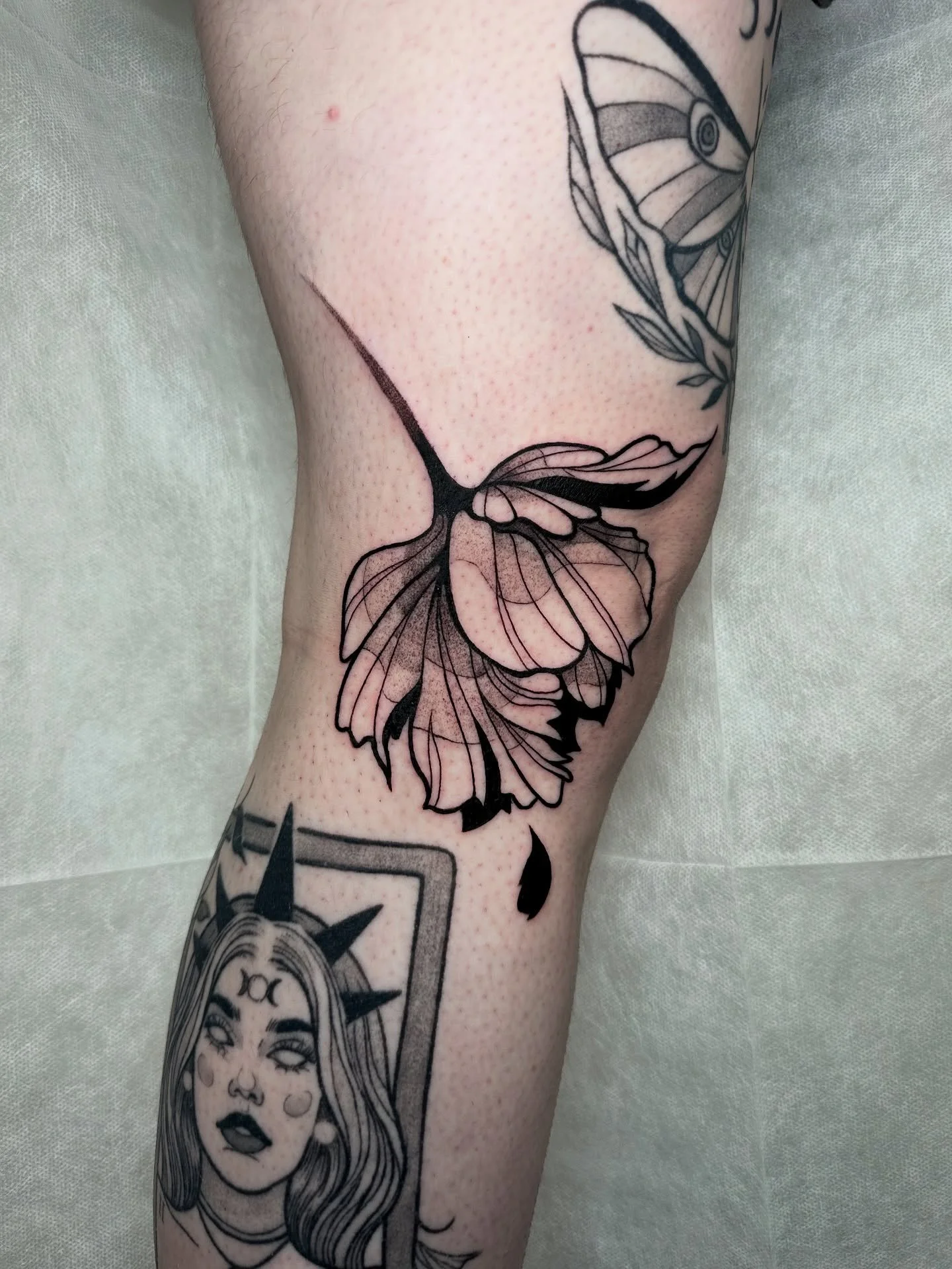 So glad I got to tattoo the new moon flower! 
We both agree new moon is our favorite book/movie out of the series.
What&rsquo;s your fav?