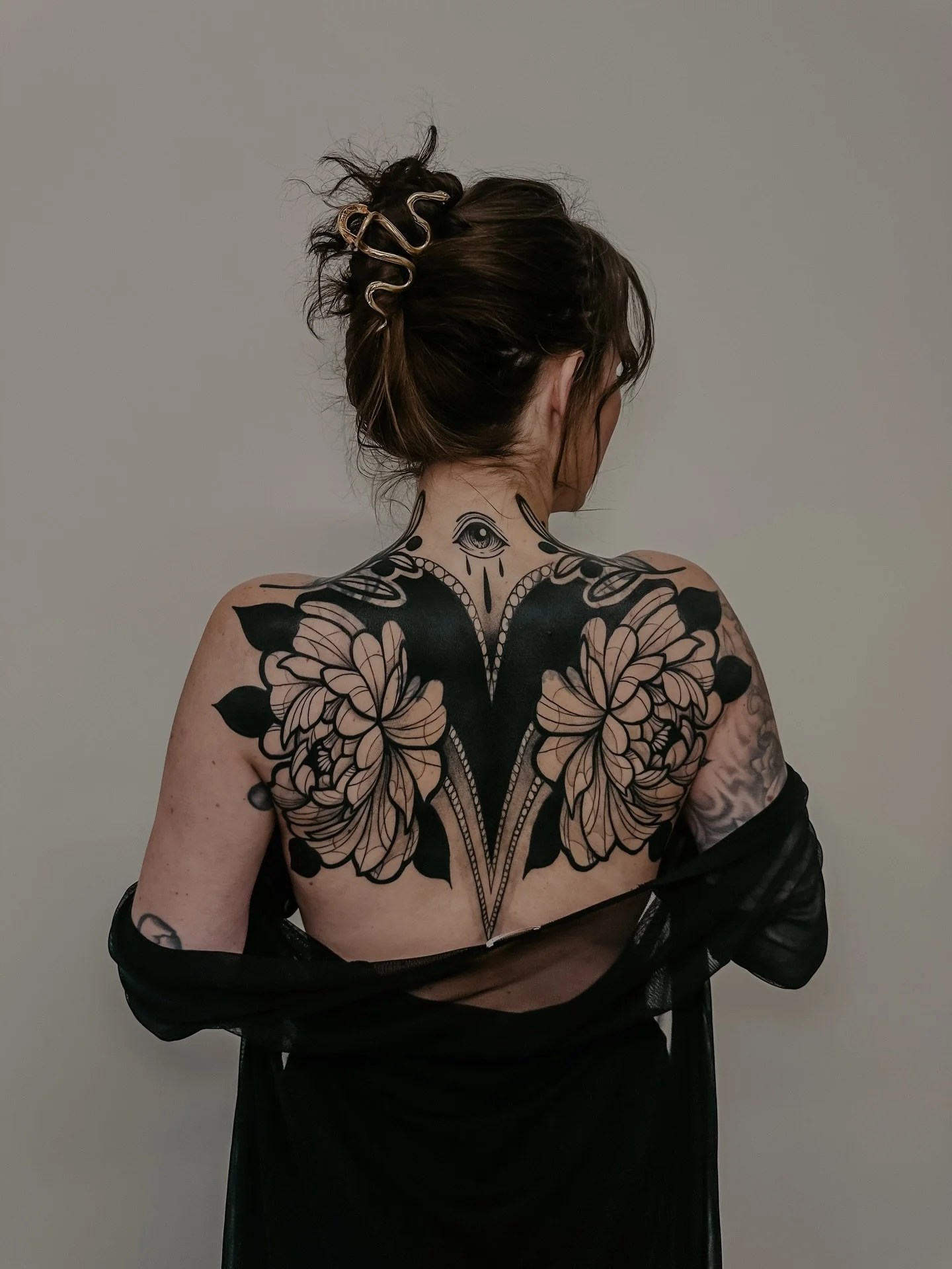 Upper half is done on this back! Semi healed. 
Ornamental back piece, ornamental coverup