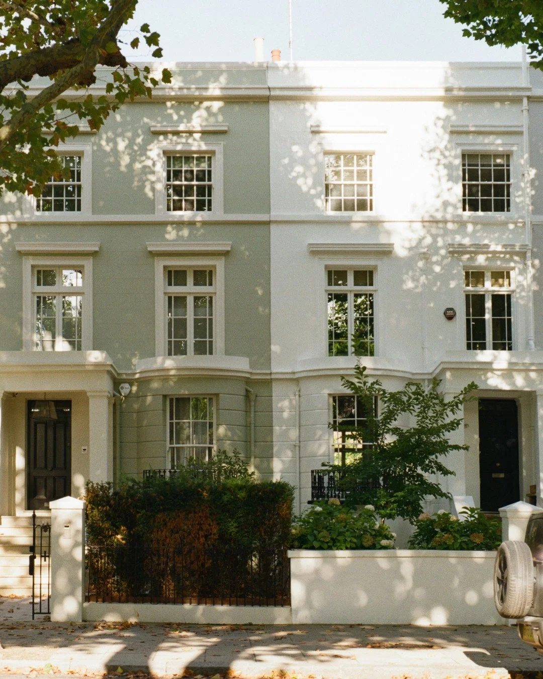 A few days in London on film. ⁠
⁠
We spent just over a week in England this September, our first trip back to Europe in 6 years (🤯). It's never long enough. London surprised me! There were so many beautiful street corners, tasty eateries and we got 