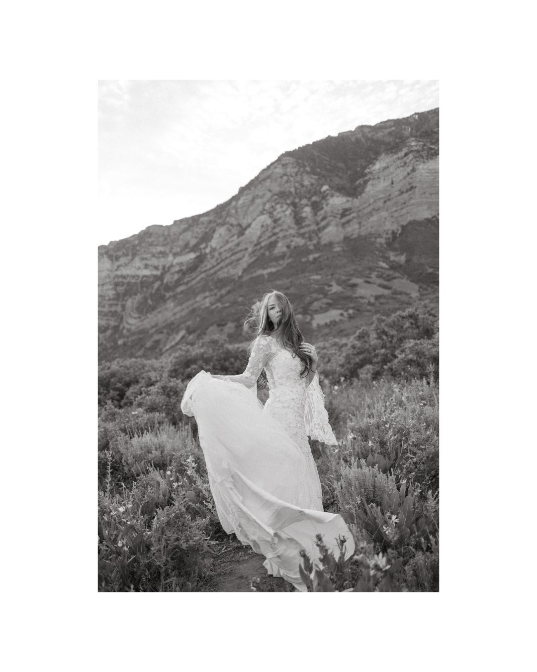 A sweet and simple sunrise elopepement in the Utah mountains. 🌞

I'm so excited to have some travel on the horizon for this spring, but I'm particularly craving a creative getaway. Somewhere with sunshine, palm trees, mountains and the desert. 🏜️🌵