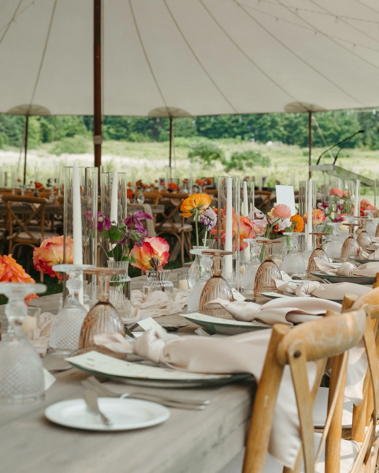 The details set the stage.

Every corner of Le Vignoble de Chelsea is designed to feel personal and inviting. And when your guest list grows, so can we! We have options to expand capacity with ease, giving you more room to celebrate without compromis