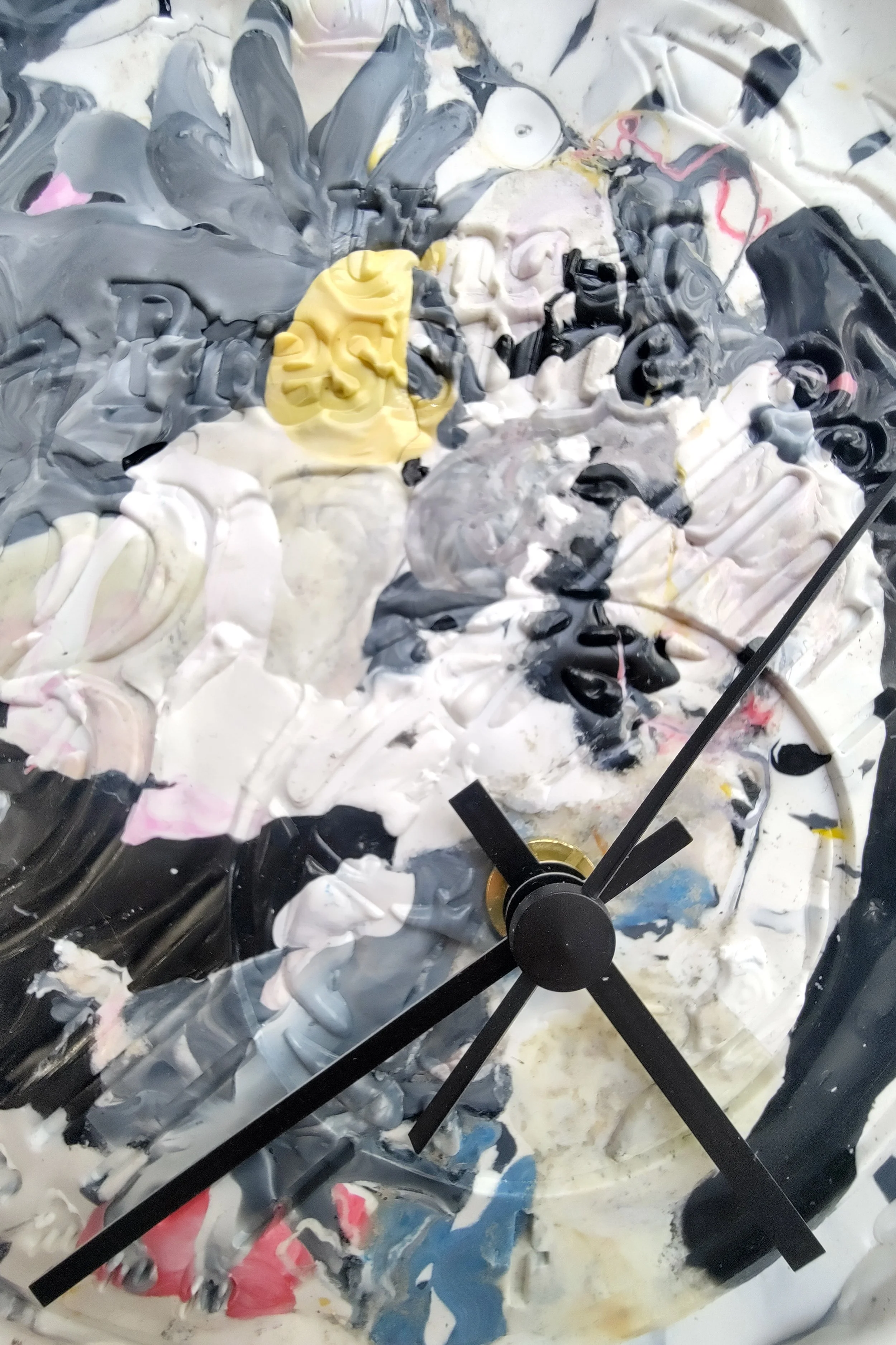 GotlandGarbage_clock6_close.jpg