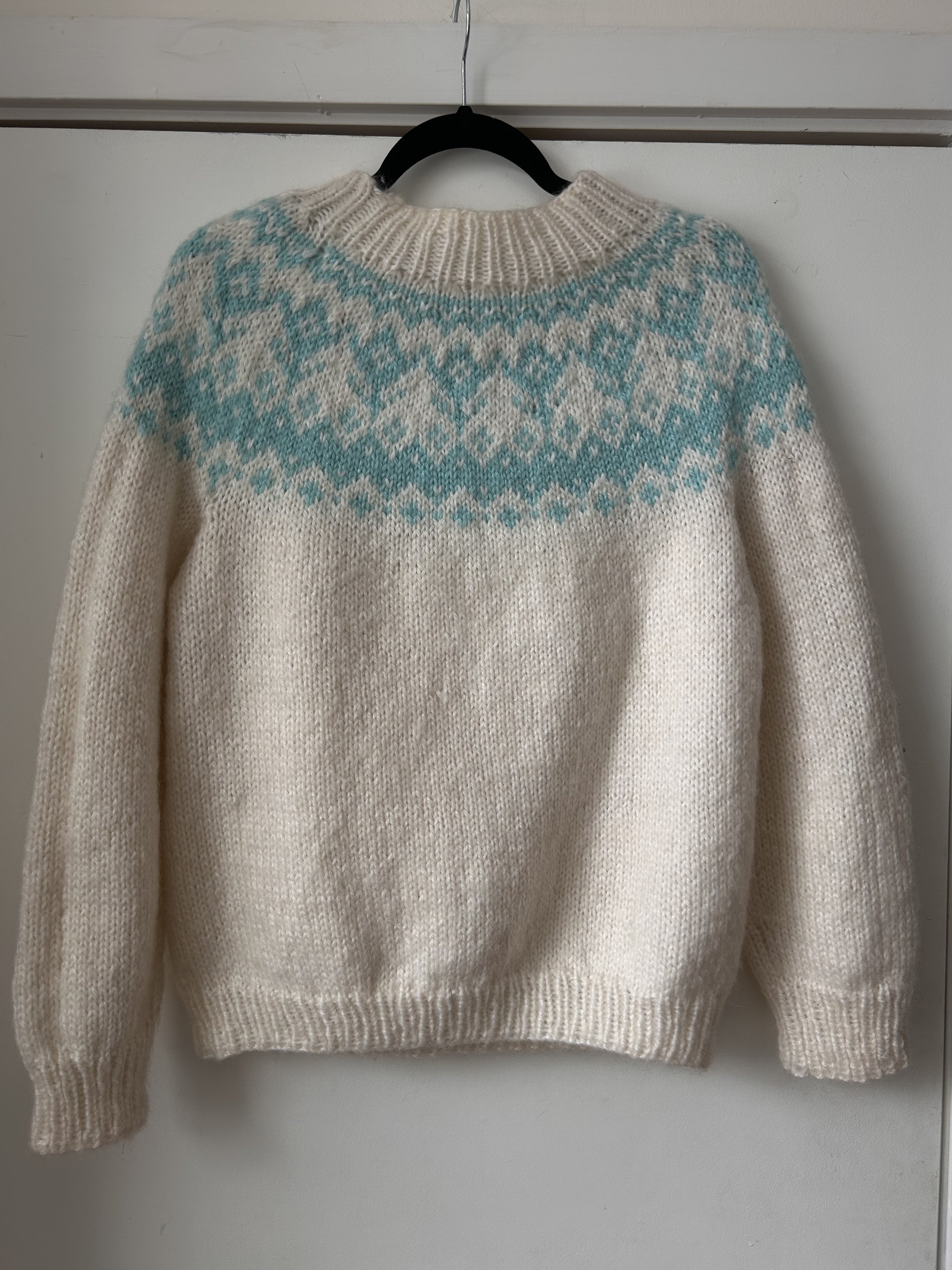 Vintage Scandinavian Knit Sweater