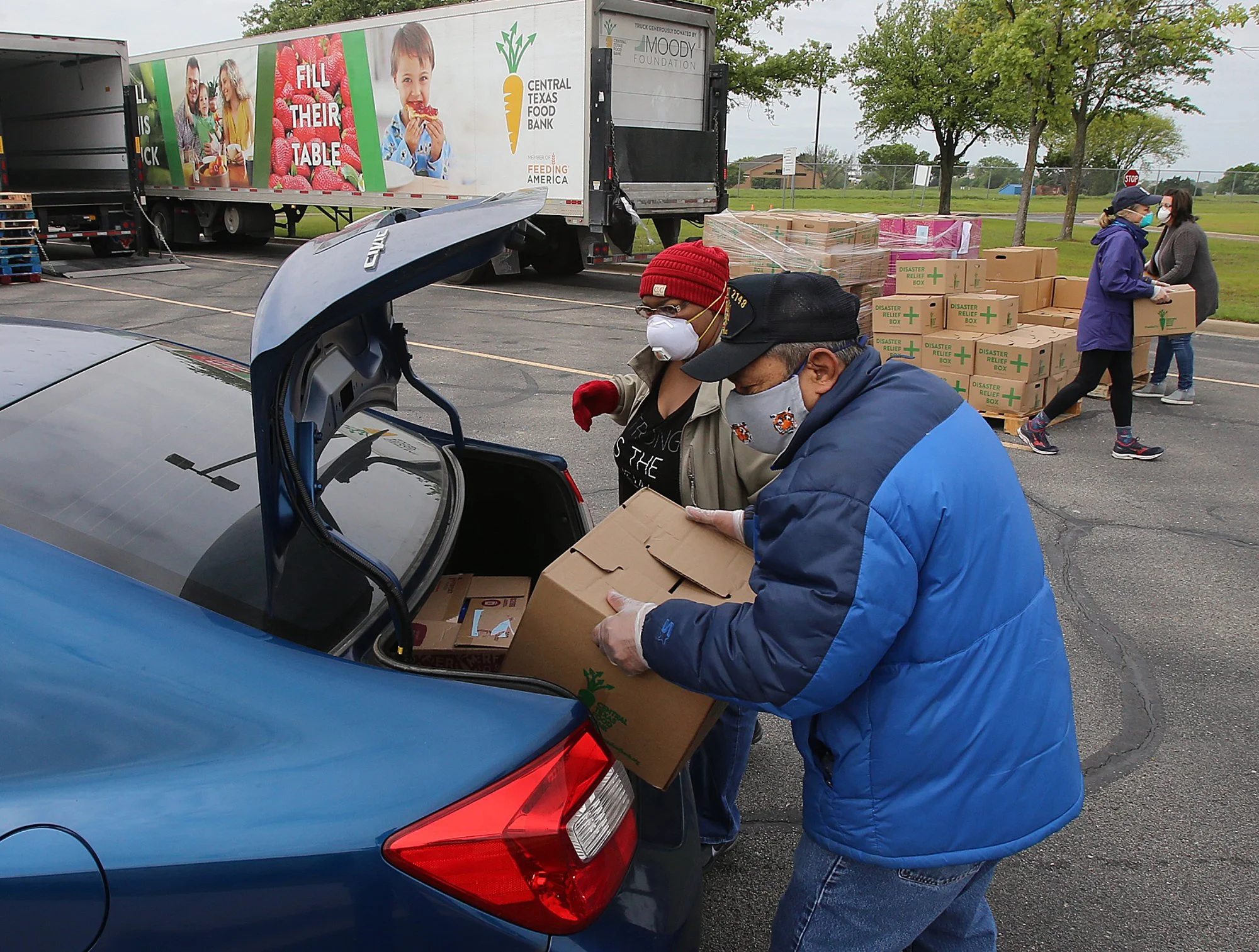 20200415_loc_emergency_food_jl5.JPG
