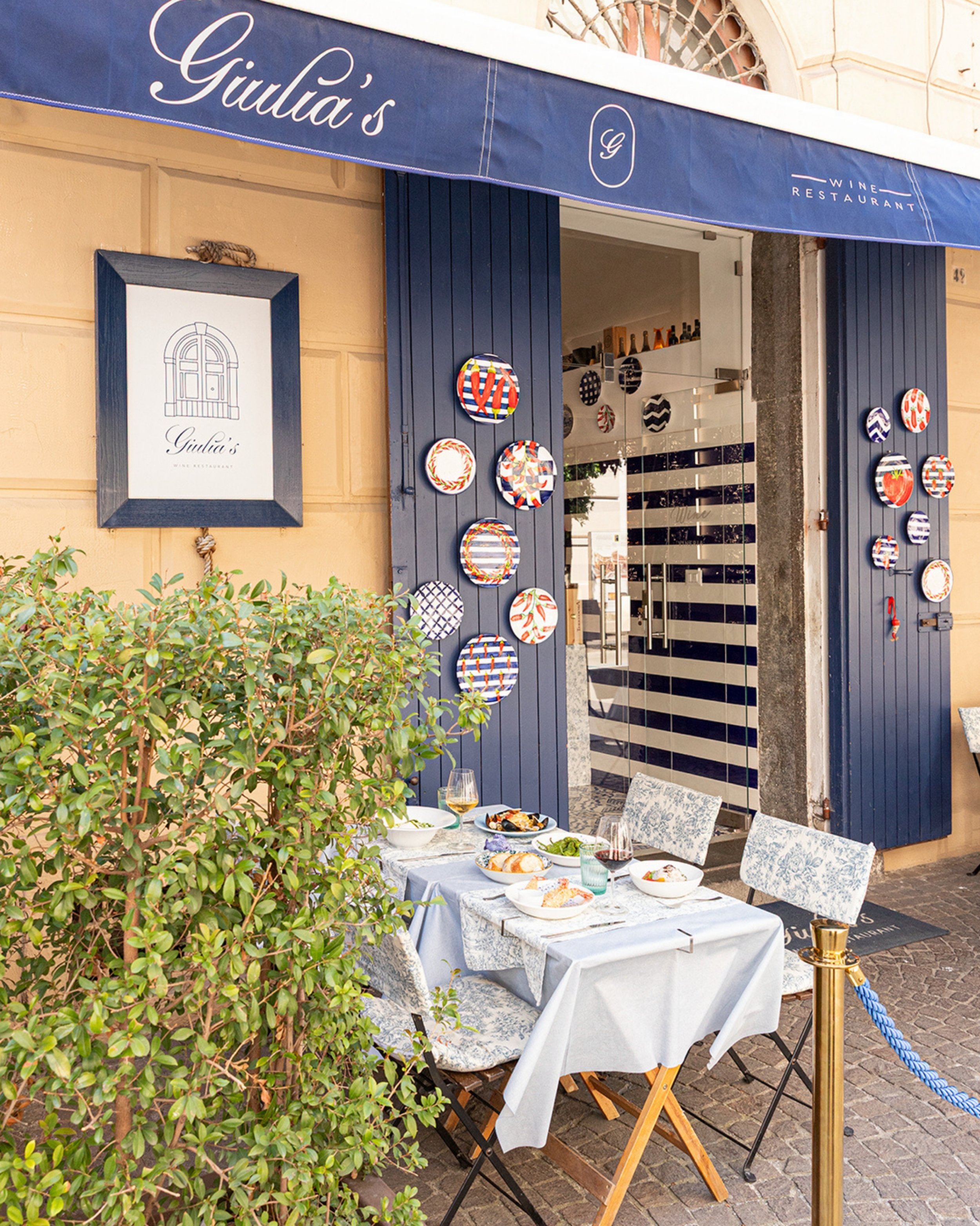 Long lunches taste better outdoors. 🌿✨

Join us for fresh, seasonal dishes and a relaxed al fresco experience at Giulia&rsquo;s.

📍 Via Sacra 40, Pompei, 80045
🍽️ Book via the link in bio
📞 (+39) 081 278 3640