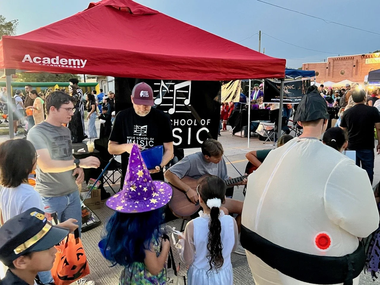 Boo on Ballard - 3.jpeg