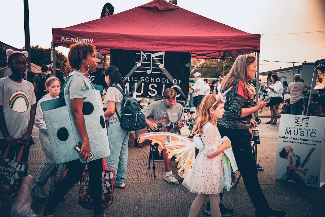 Boo on Ballard - 5.jpeg