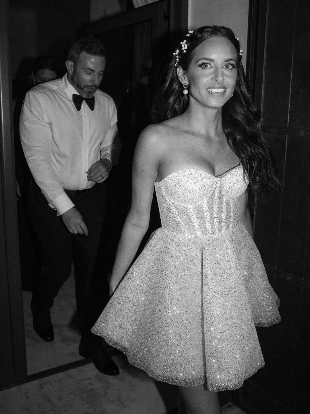 After-party energy: activated. 🧨

📸 Moment captured by @chrisandruth.

#santoriniweddings #destinationweddings #weddingsingreece #everafterdayssantorini #stefaniakalokairinou #greeceweddingplanner