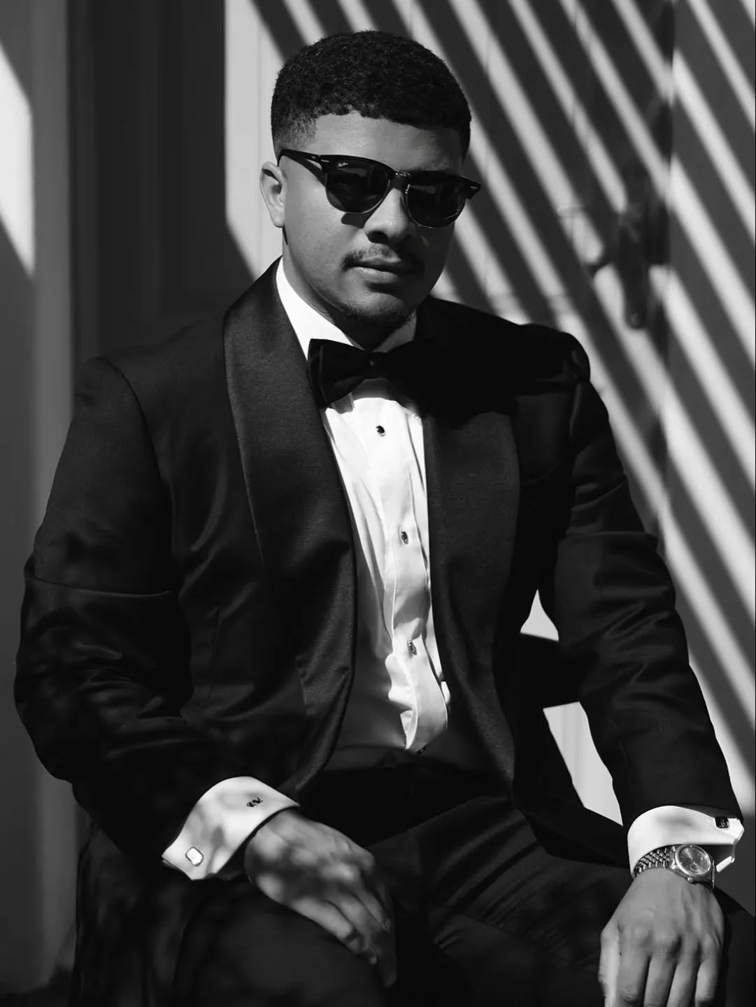 Grooms deserve their moments, too. ✨

I love how they always look sharp, calm, confident and ready for forever. This is exactly what my brides need, well done! 🤍🥂

📸 Captured by @greecephotographer.

#santoriniweddings #destinationweddings #weddin