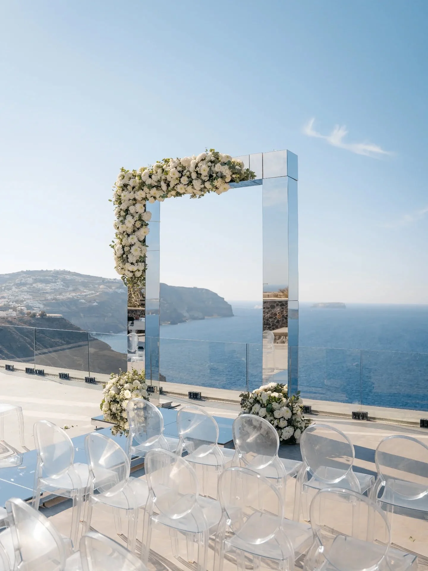 Before the vows.
Before the walk down the aisle.
Before the &quot;I Do&quot;.

The quiet hugs, the deep breaths, the emotions that make the day unforgettable.

The pre-ceremony moments are just as important as the ceremony itself. ✨

Venue: @cavo_ven