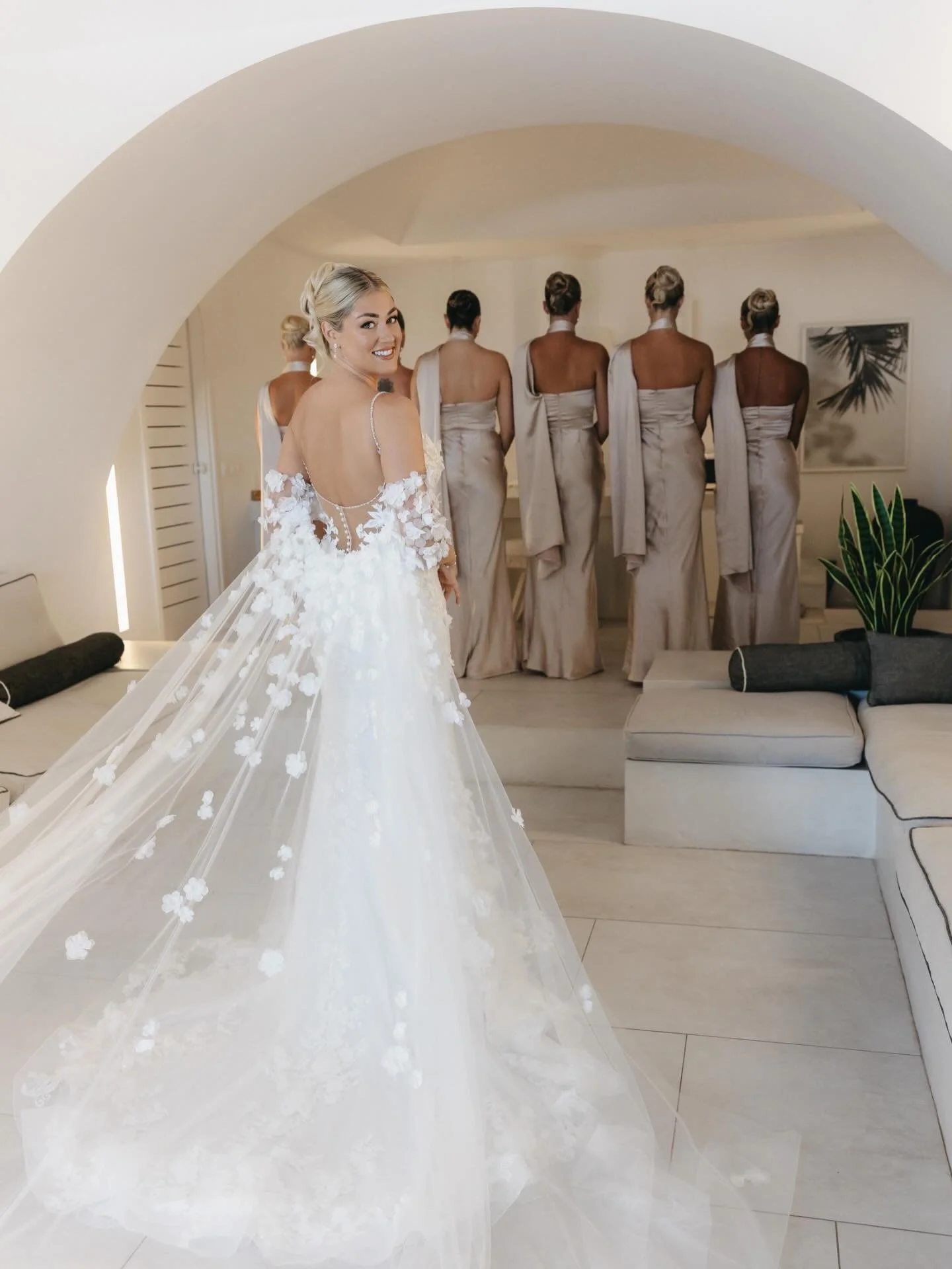 All dressed up, about to meet some of her fav people... 🤍

📸 Perfectly captured by @greecephotographer.

#santoriniweddings #destinationweddings #weddingsingreece #everafterdayssantorini #stefaniakalokairinou