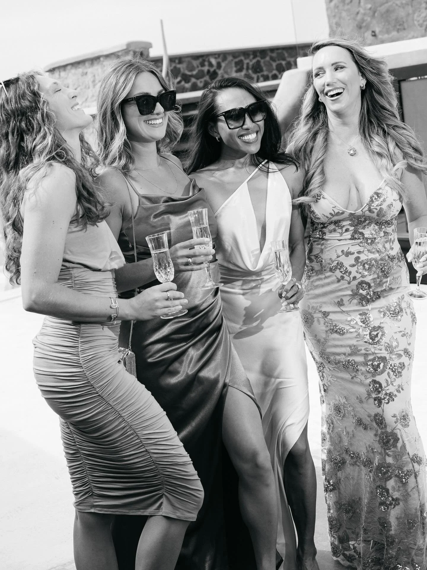 The hype team; Not just friends but every couple's support system. 🤍

📸 Moment captured by @kapetanakisstudios.

#santoriniweddings #destinationweddings #weddingsingreece #everafterdayssantorini #stefaniakalokairinou