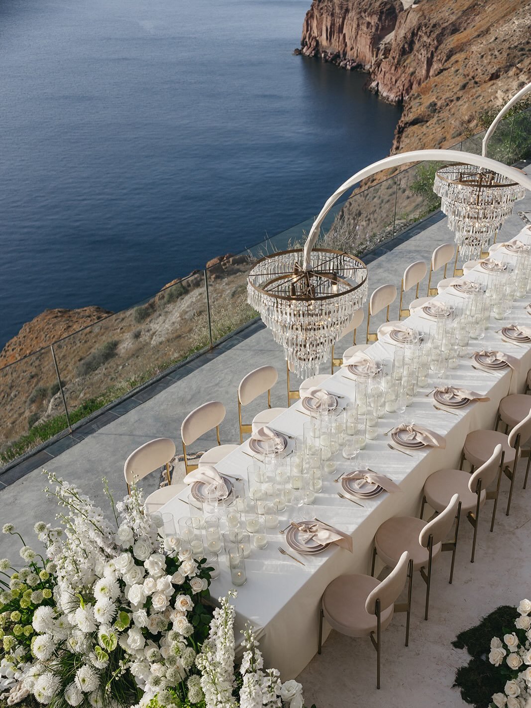 Timeless and effortlessly contemporary. ✨

Venue: @cavo_ventus_luxury_villa 
Photographer: @greecephotographer 
Videographer: @magic_videography 
Sound - Lights - Chandeliers: @santorinievents 
Flowers: @bloom_de_fleur_santorini 
Podium: @weddingswhi