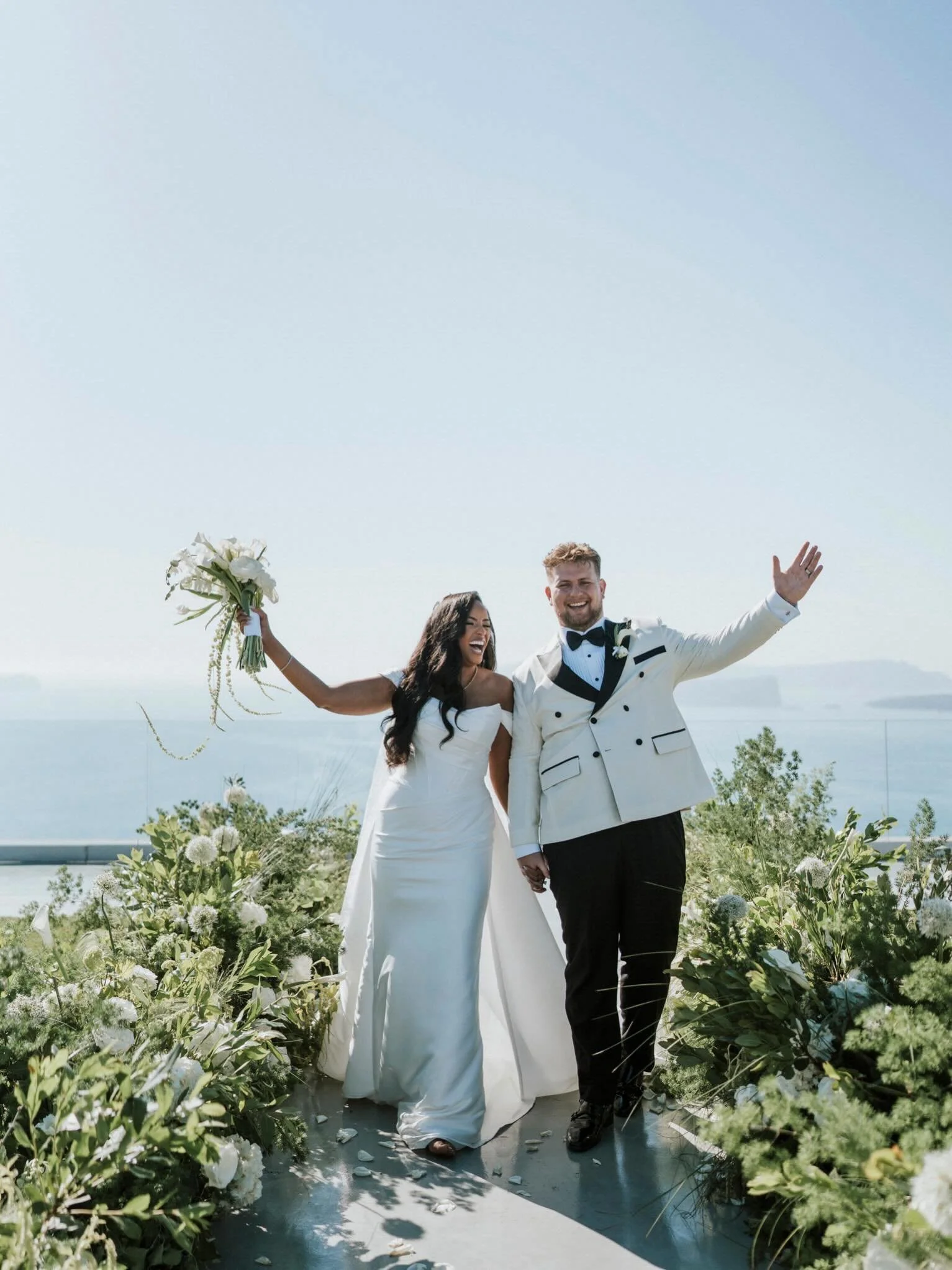 A floral-forward design that brings nature, luxury and celebration into perfect harmony. 🤍

Venue: @cavo_ventus_luxury_villa 
Photo - Video: @lighthousephotography_gr 
Sound - Lights - Chandeliers: @santorinievents 
Catering - Equipment: @spicy_bite