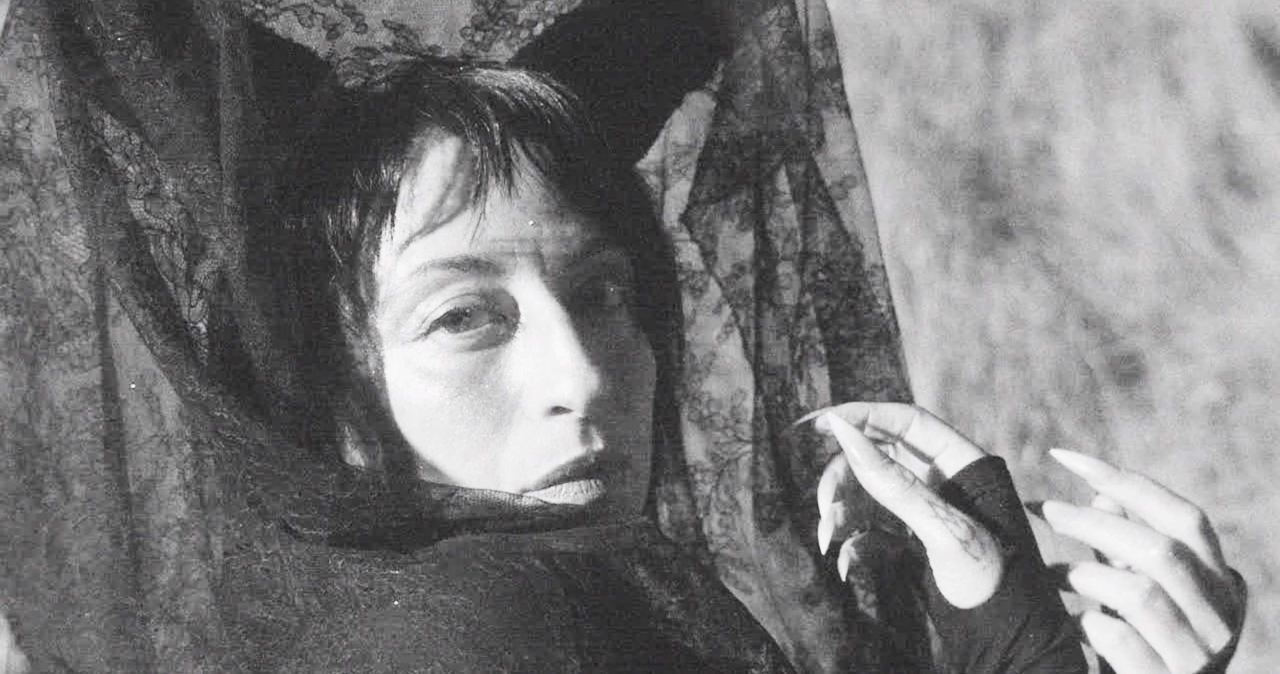 Video Still - Ora Cogan - Division.jpg