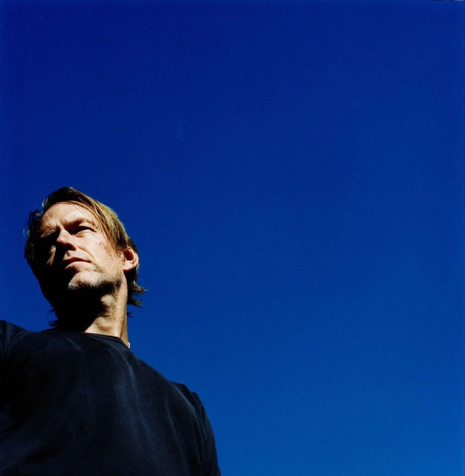 [Hi-Res Image] Ed O'Brien by Steve Gullick  .jpg