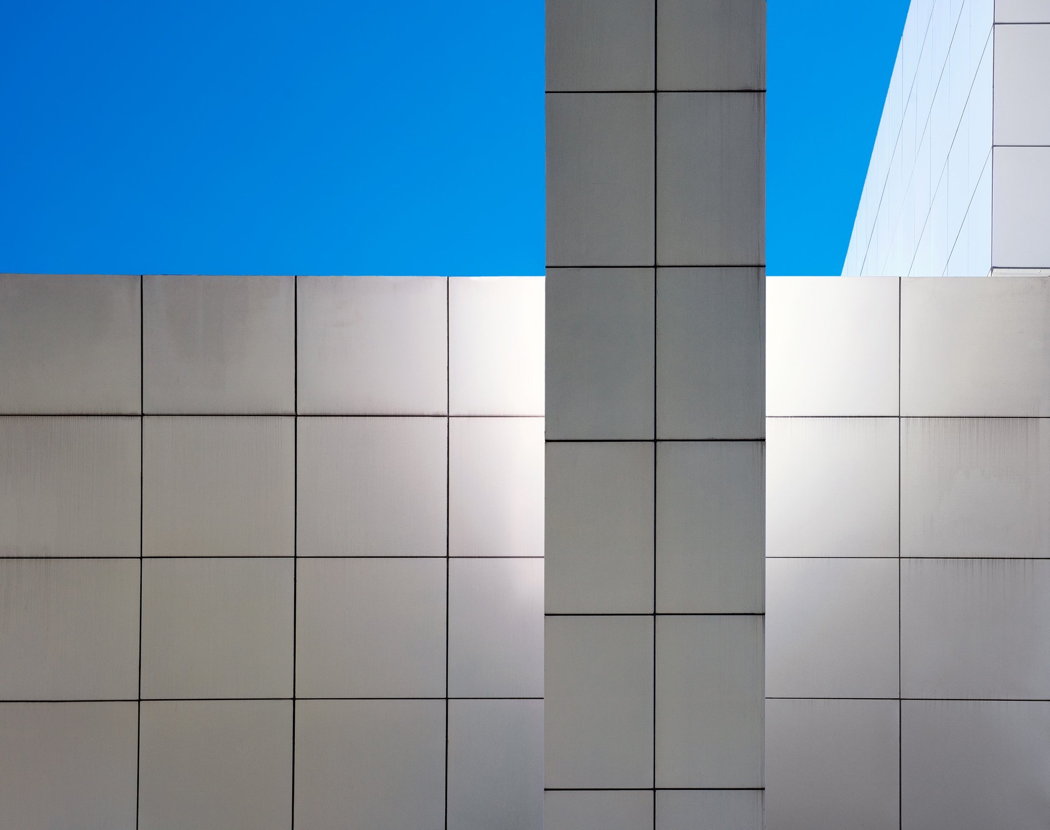 This luminous vignette of the Hartford Seminary in Hartford, CT captures the clean simplicity and almost magical quality of light that are the hallmarks of Richard Meier's work.