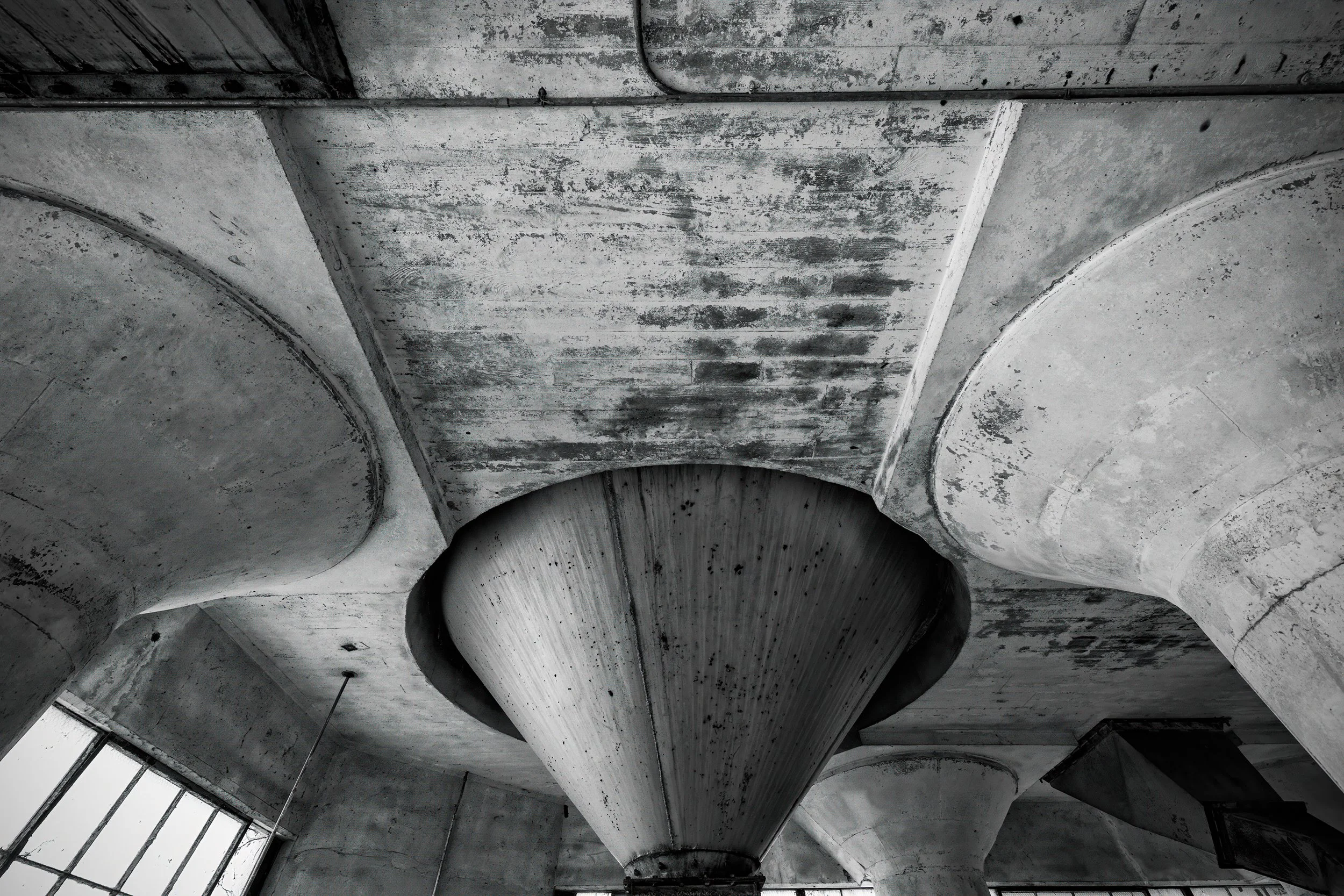 Hopper and Pillars, Silo City
