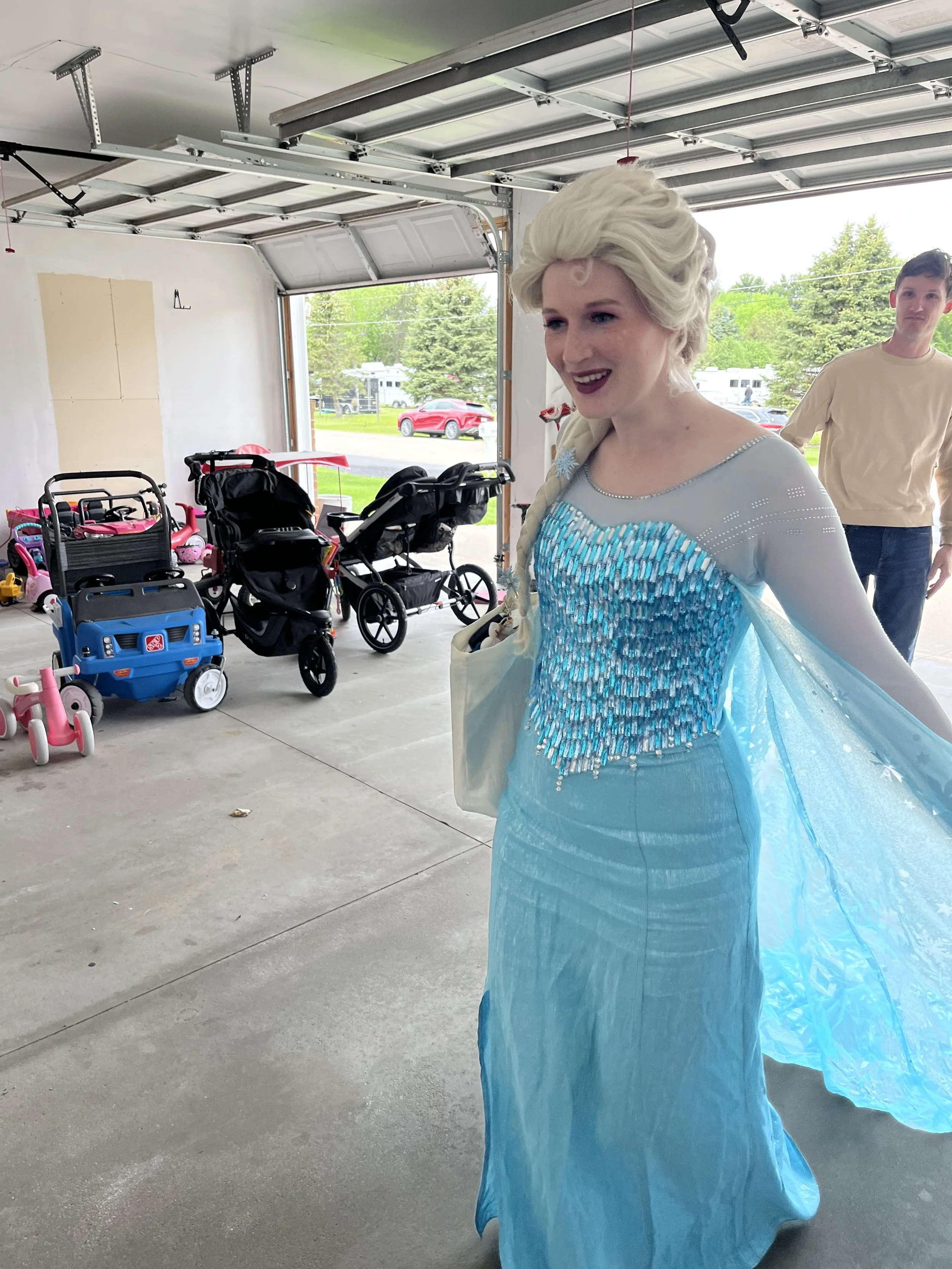 Laura as Elsa Bday 2.jpeg
