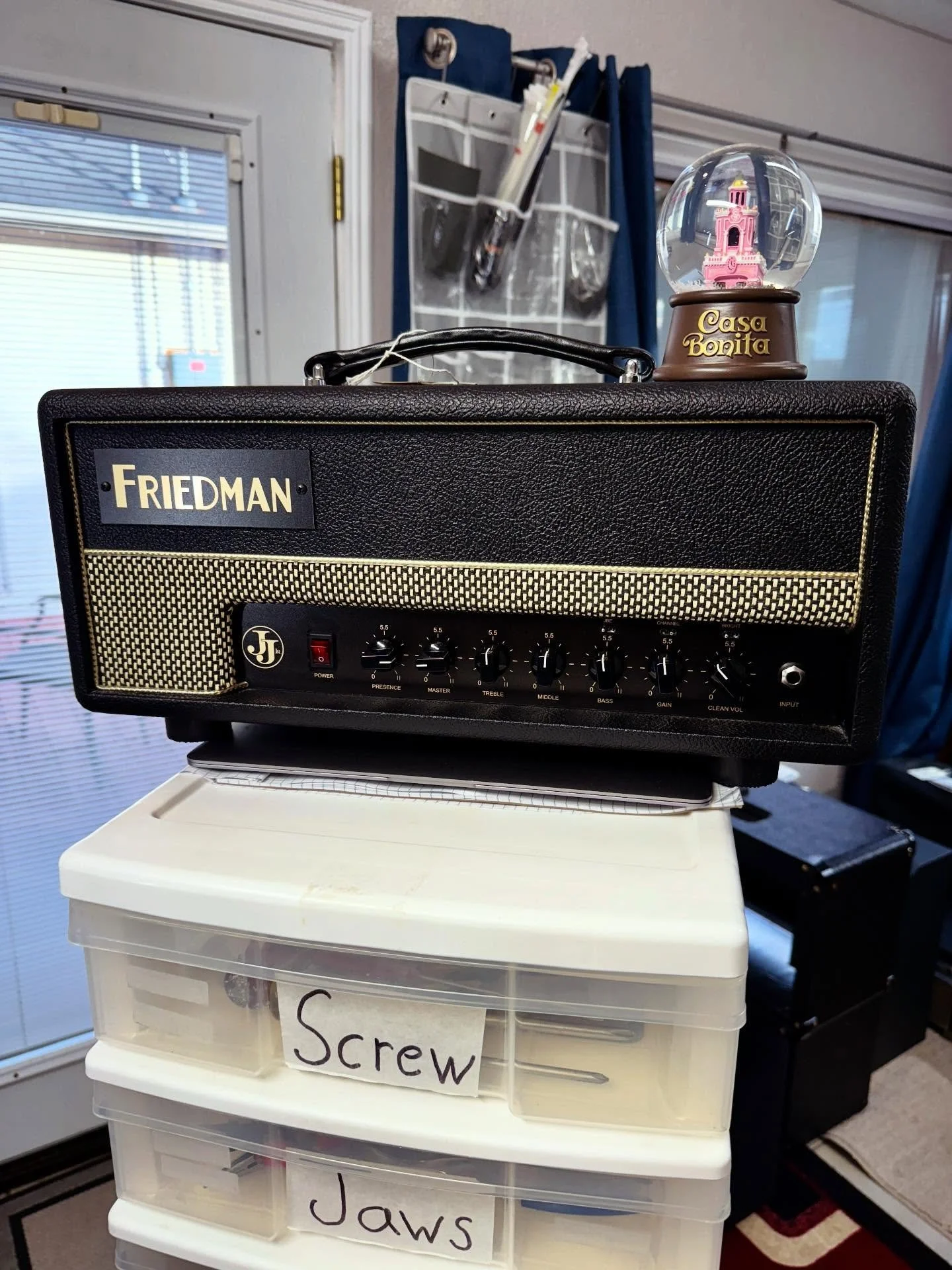 This cute (can I call you cute?) Friedman JJ Junior is in for servicing and to replace some microphonic preamp tubes. Beautiful workmanship! @friedman_amps @friedmanampsdave