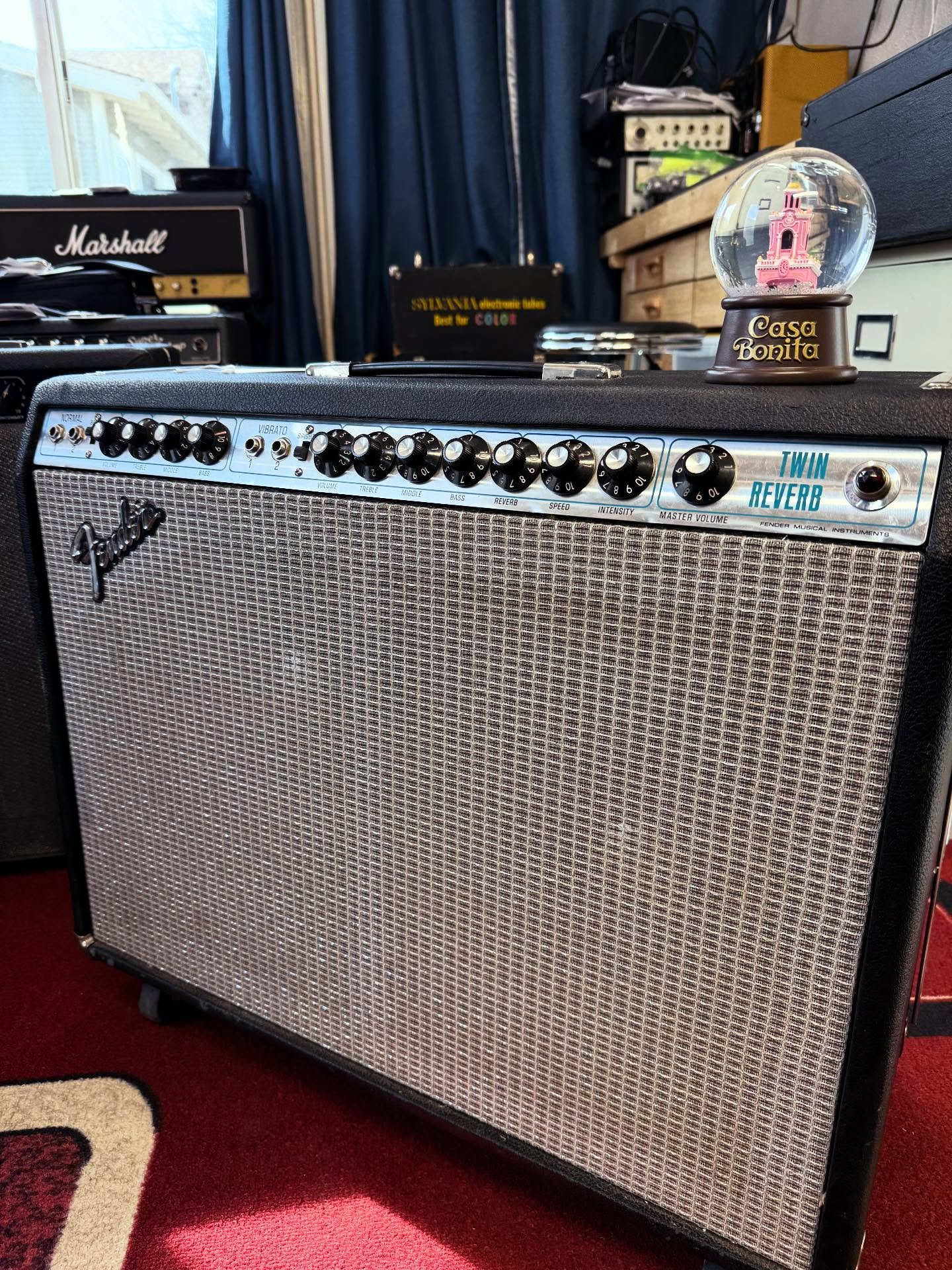 BEAST from the EAST &hellip; of the Pacific Ocean a few miles in Fullerton, CA. This 1978 Fender Twin Reverb with massive Altec Lansing speakers is in for servicing. Can&rsquo;t wait to get into it! 

#fender