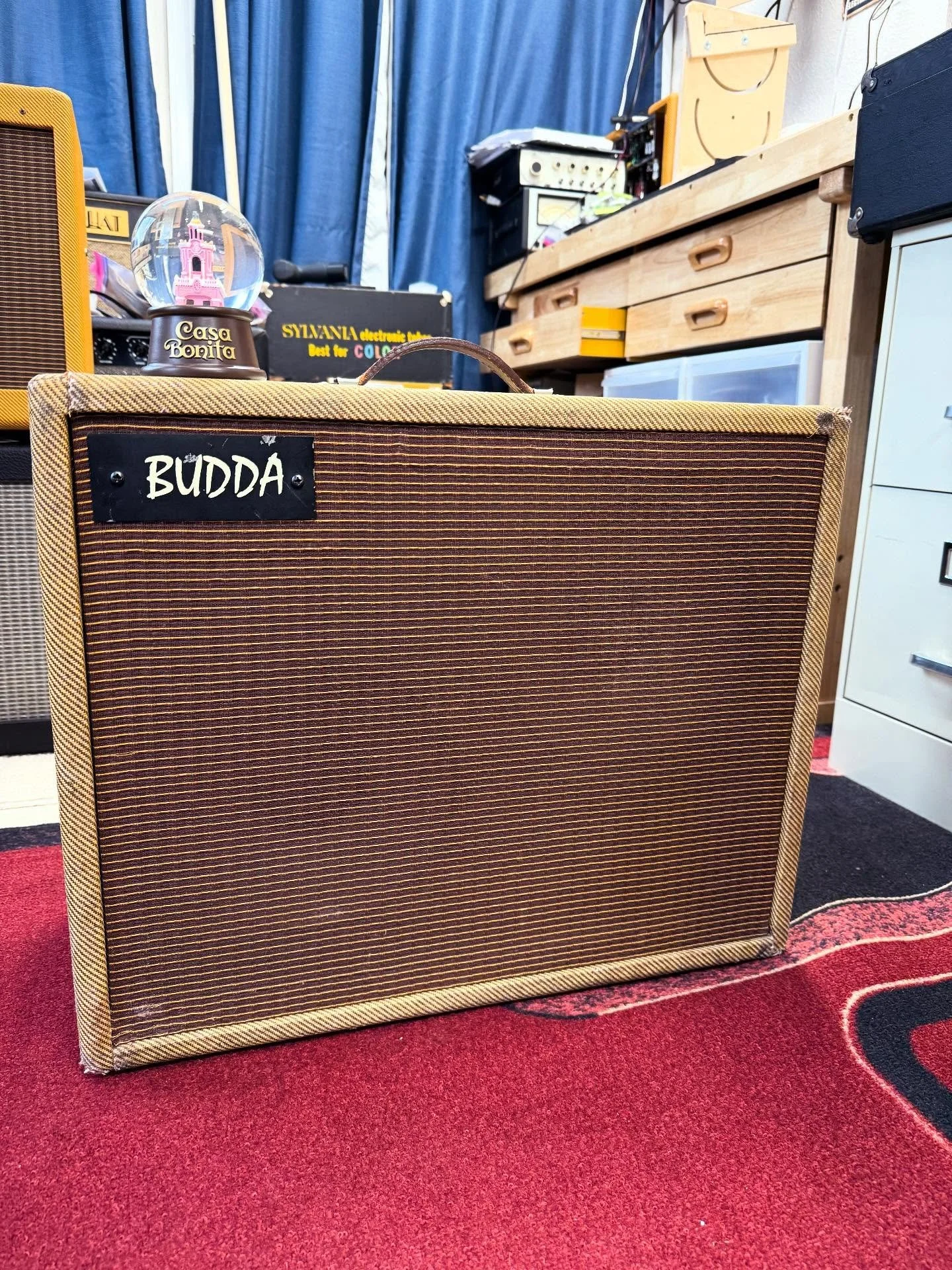 Absolutely honored by the opportunity to service one of the first 7 Budda amps ever made. Pretty in purple! #buddaamps