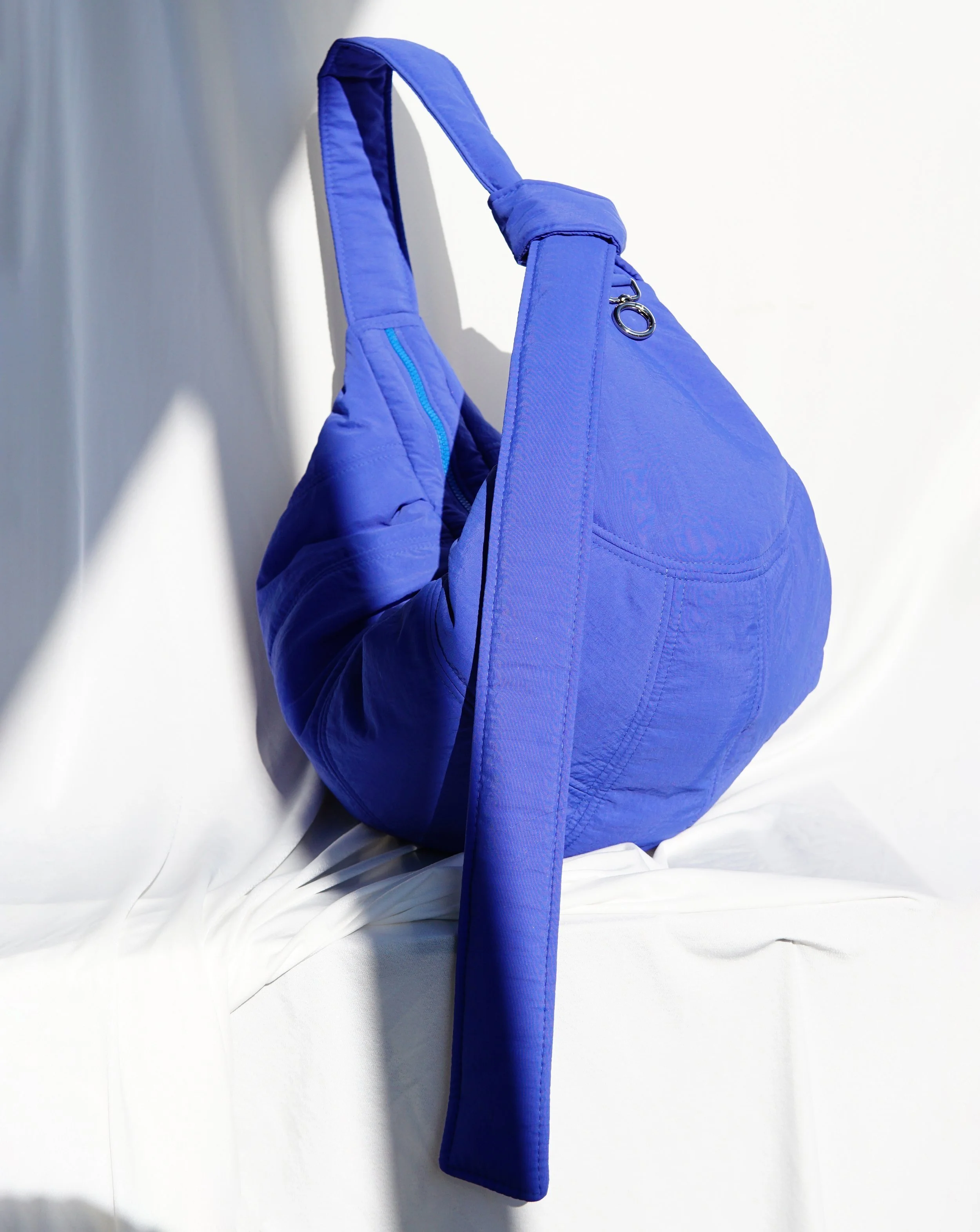 %2COONBAG2_COBALT.jpg